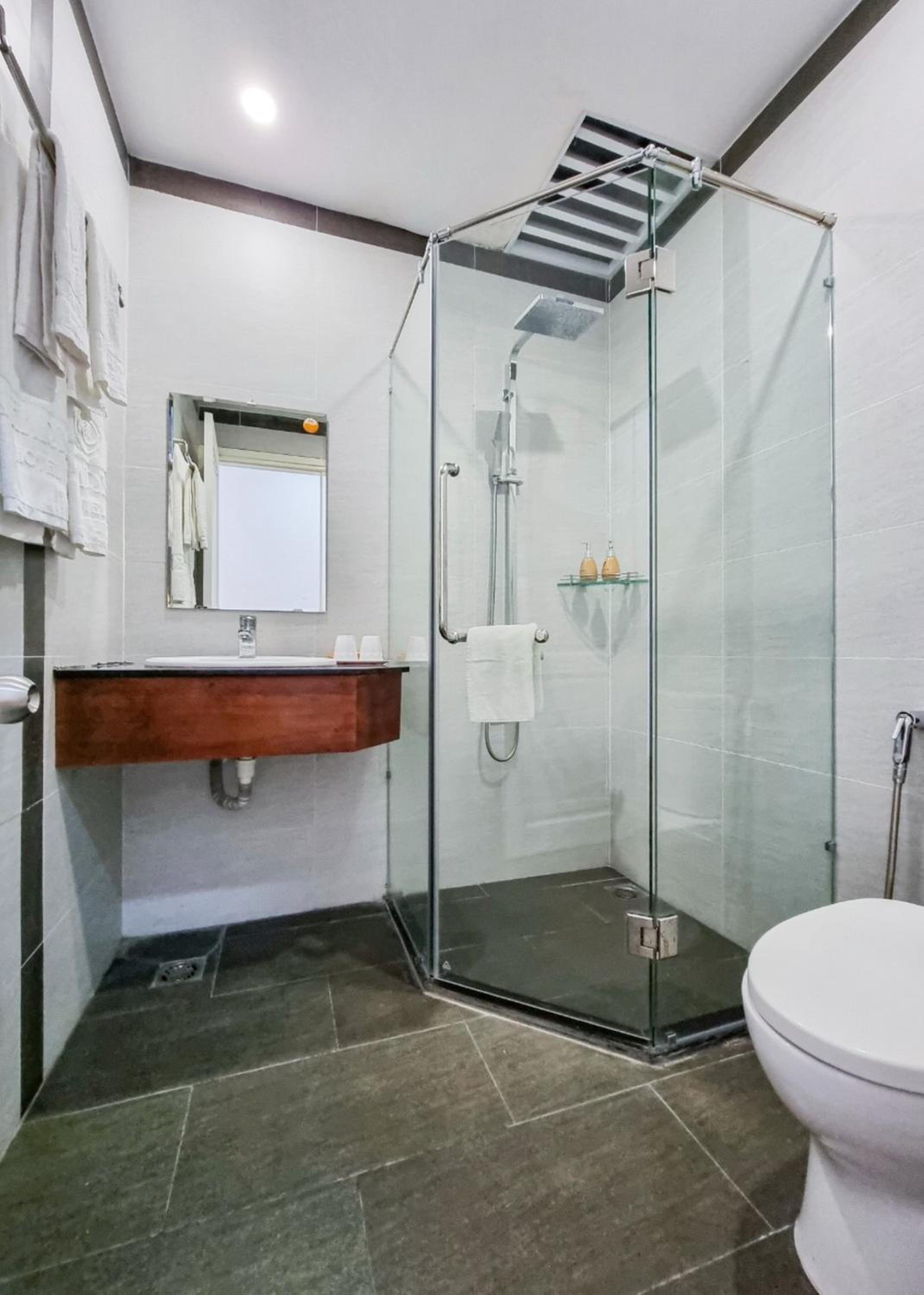 Deluxe Double Room - Photo 11