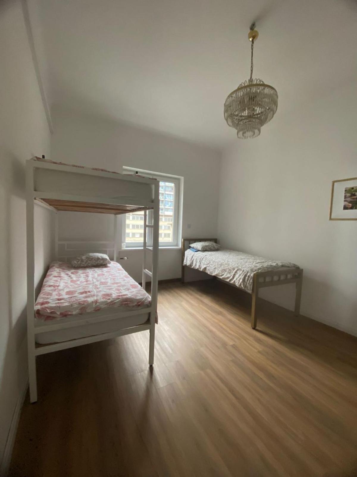 Quintuple Room with Balcony - Photo 23