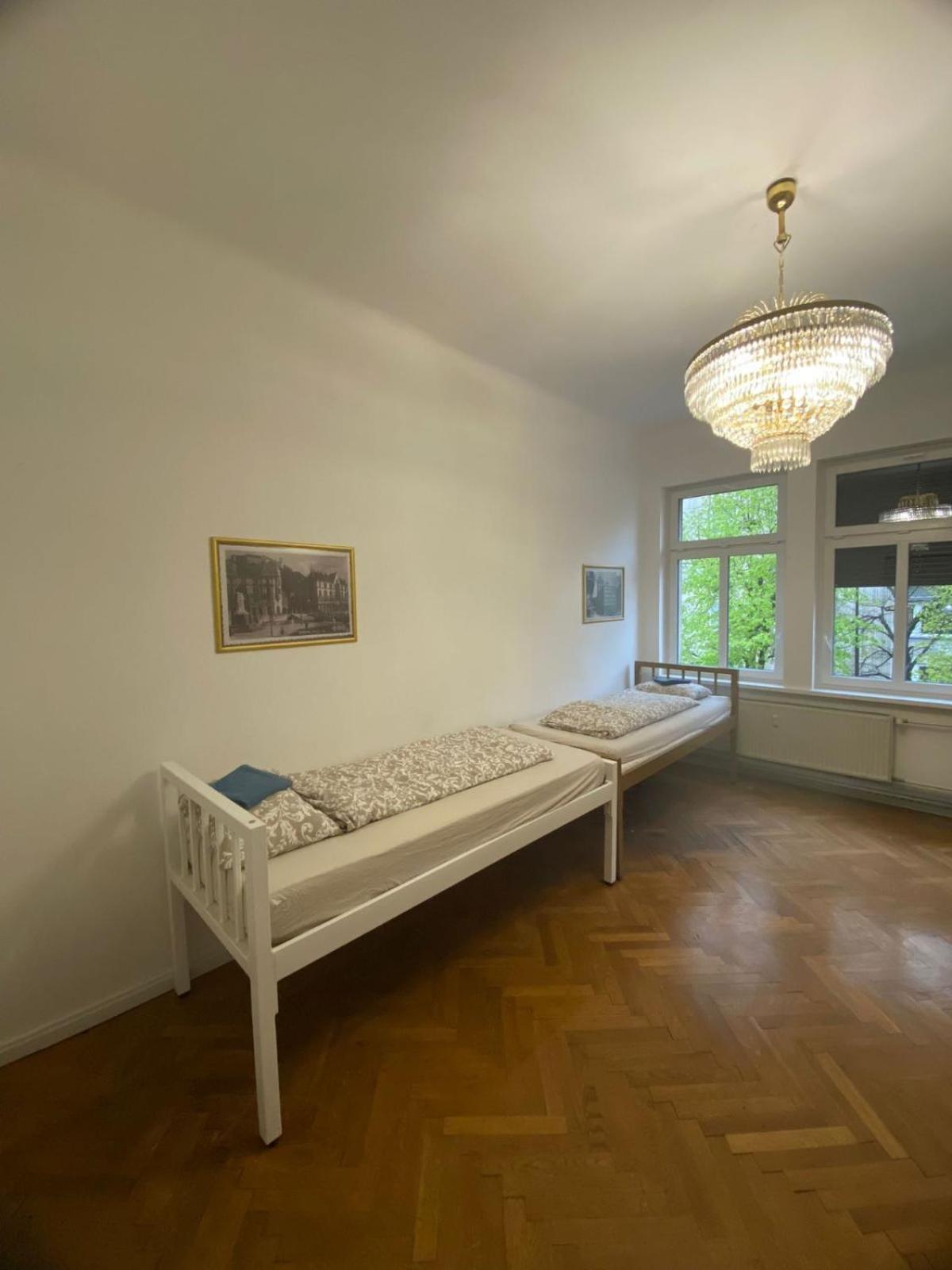 Quintuple Room with Balcony - Photo 26