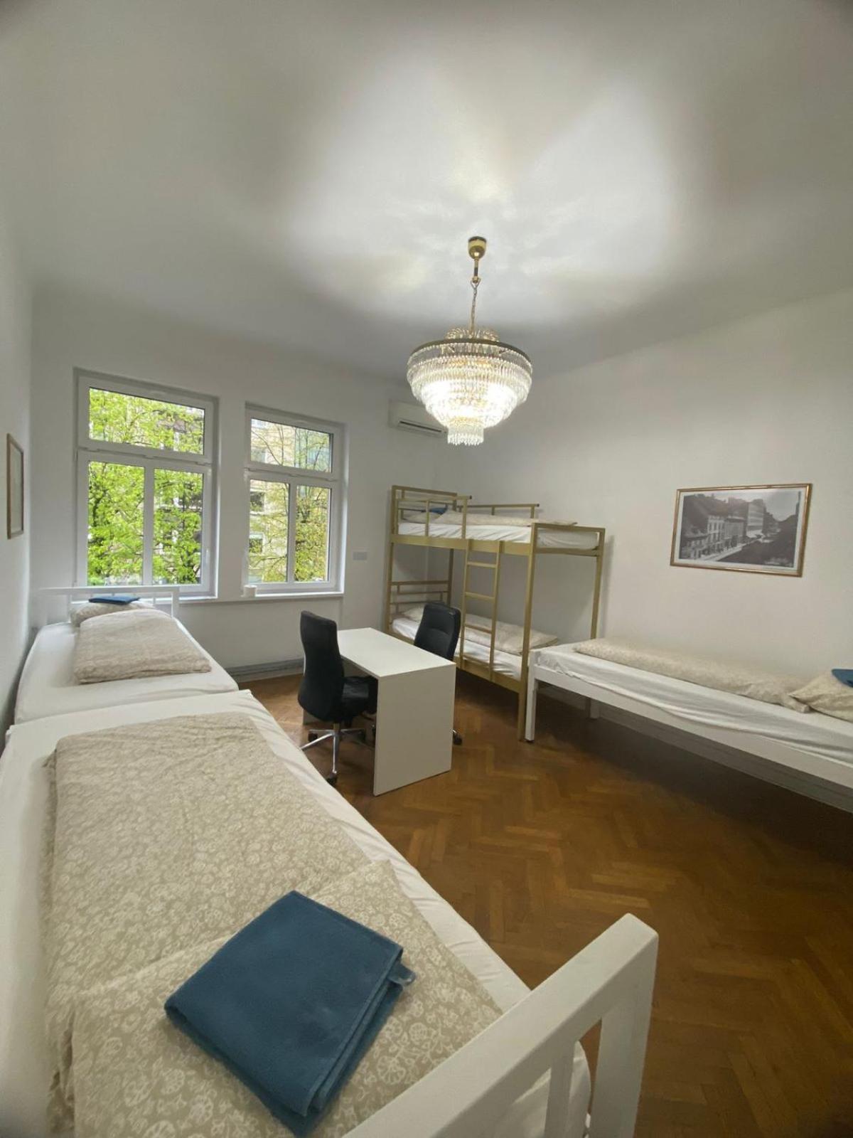 Quintuple Room with Balcony - Photo 42