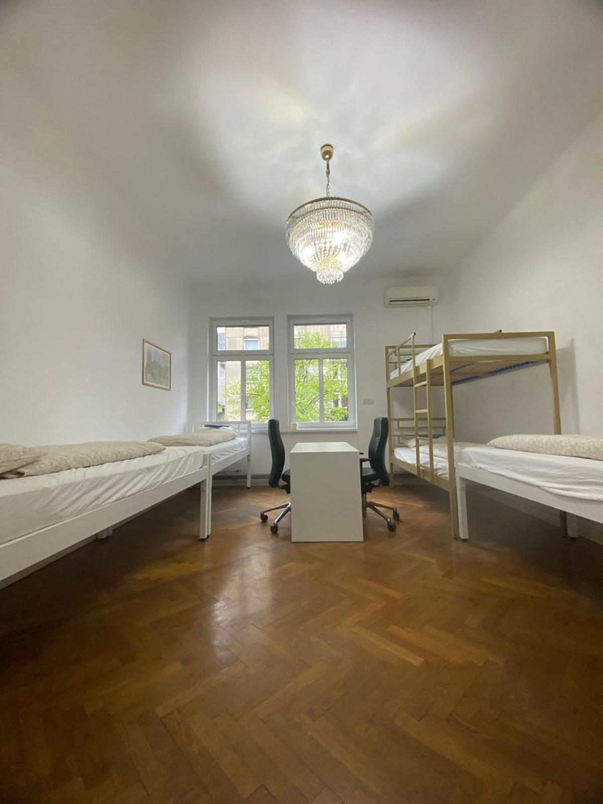 Quintuple Room with Balcony - Photo 38