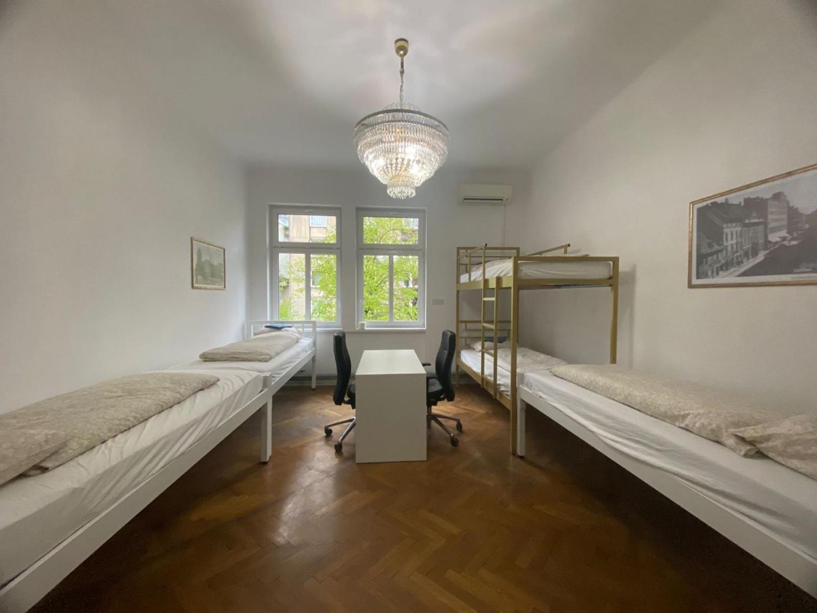 Quintuple Room with Balcony - Photo 14