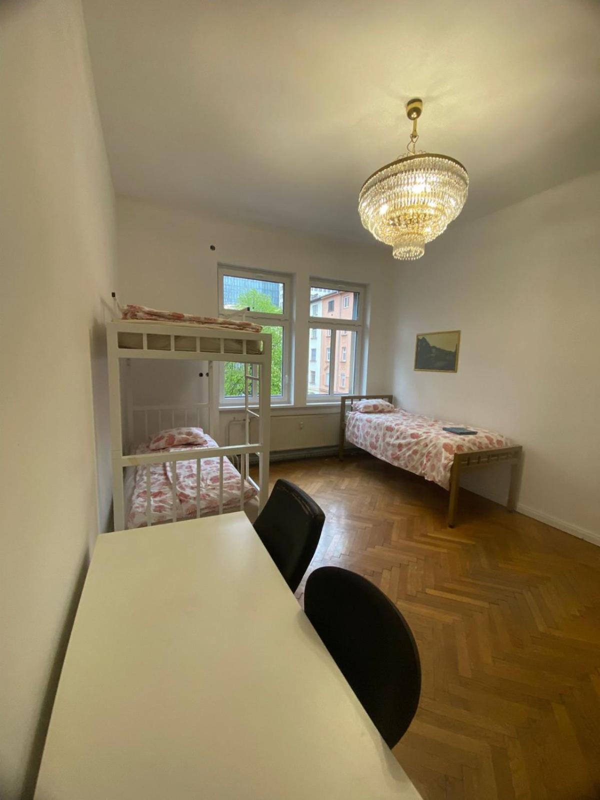 Quintuple Room with Balcony - Photo 6