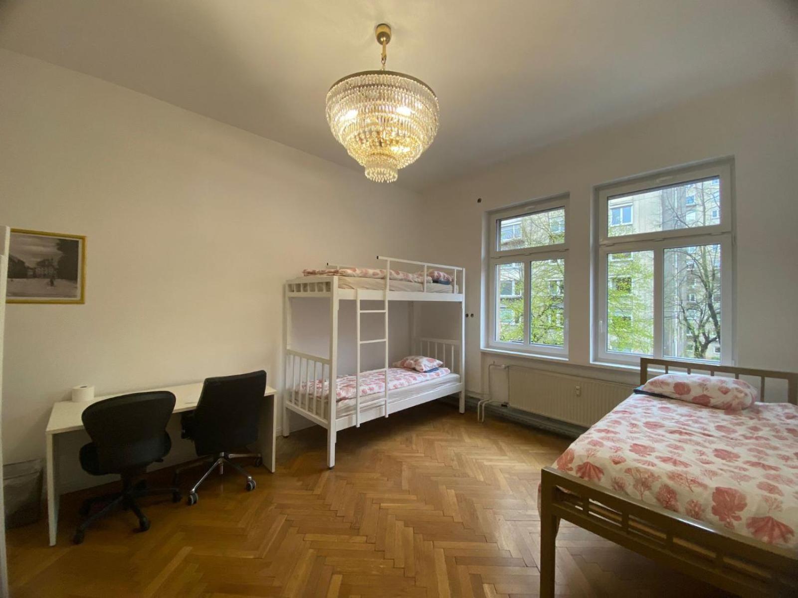 Quintuple Room with Balcony - Photo 28