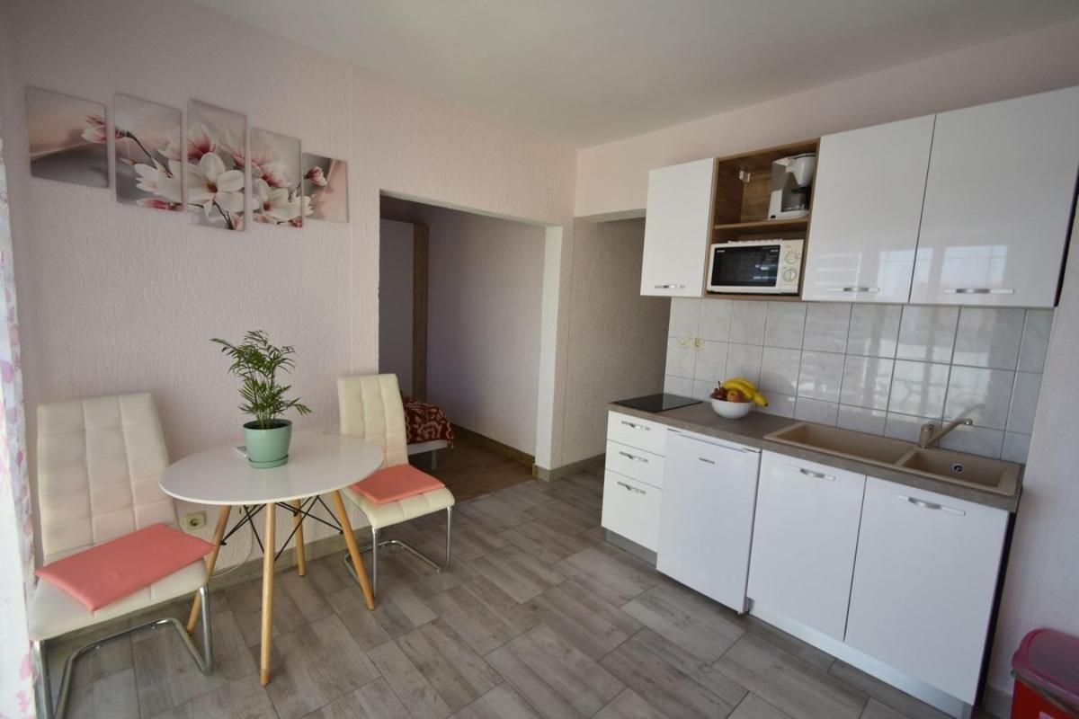 Apartment with Terrace photo 2