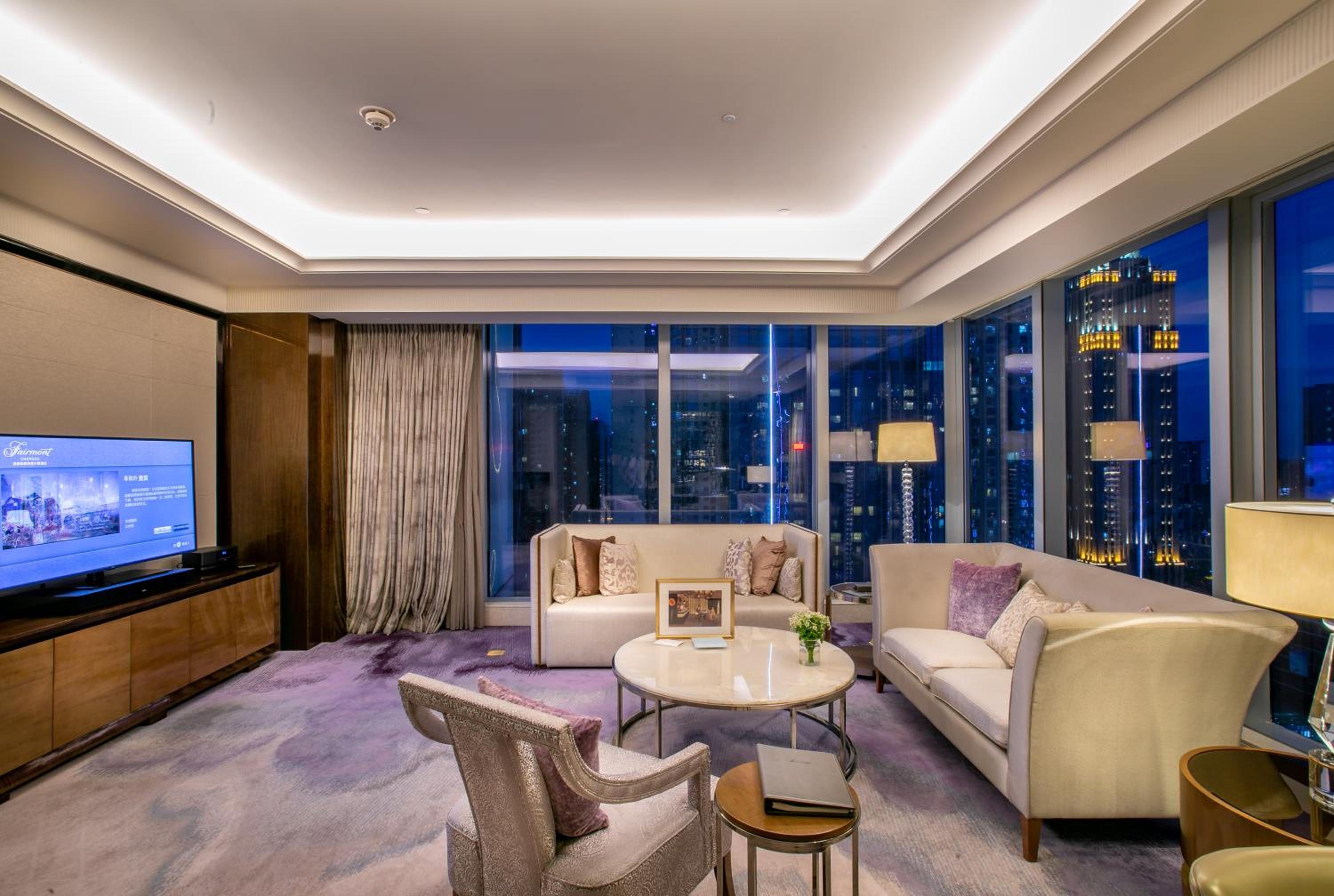 One Bedroom Suite Smoking