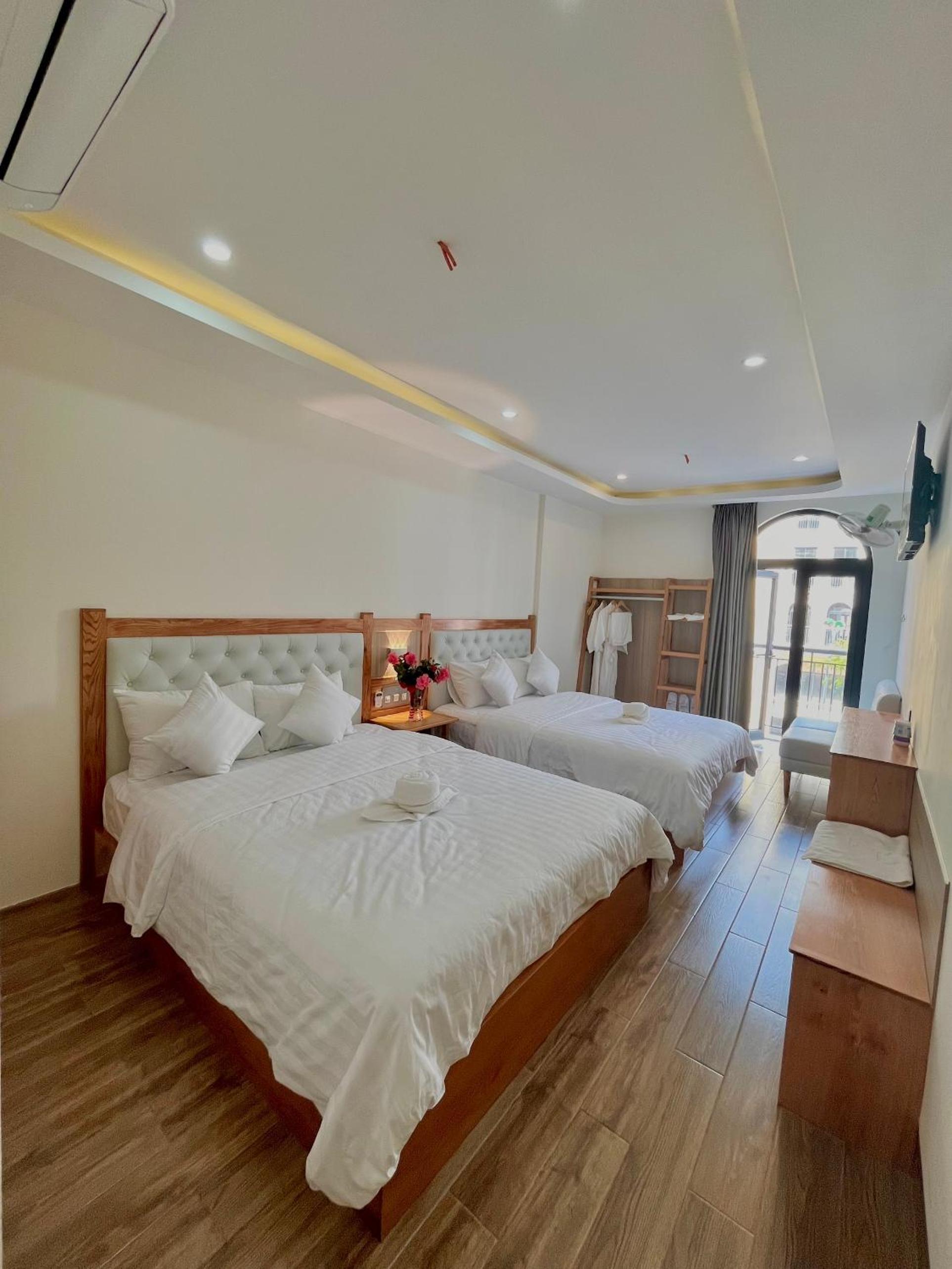 Quadruple Room with Balcony