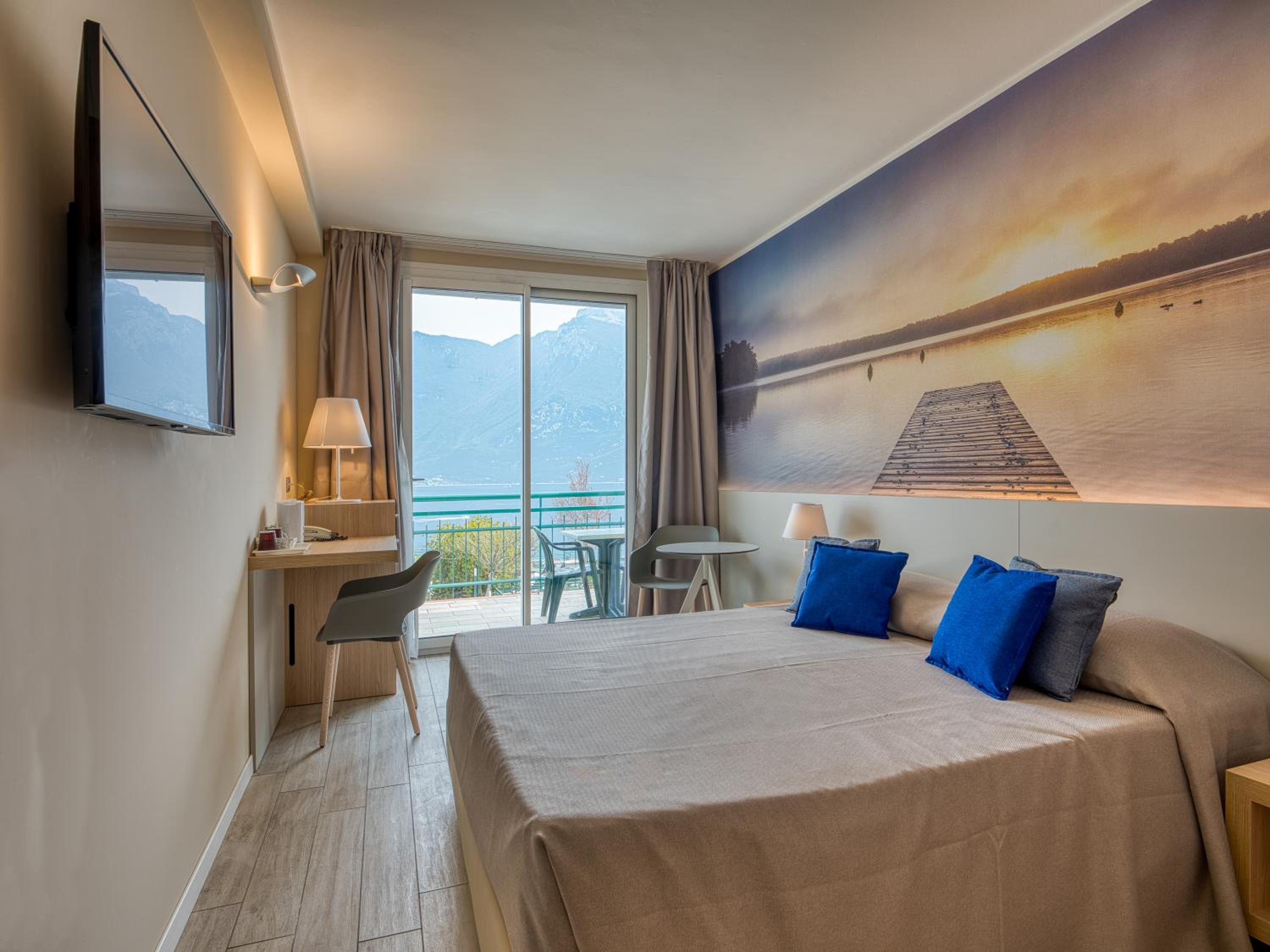 Panoramic Double or Twin Room - Photo 22