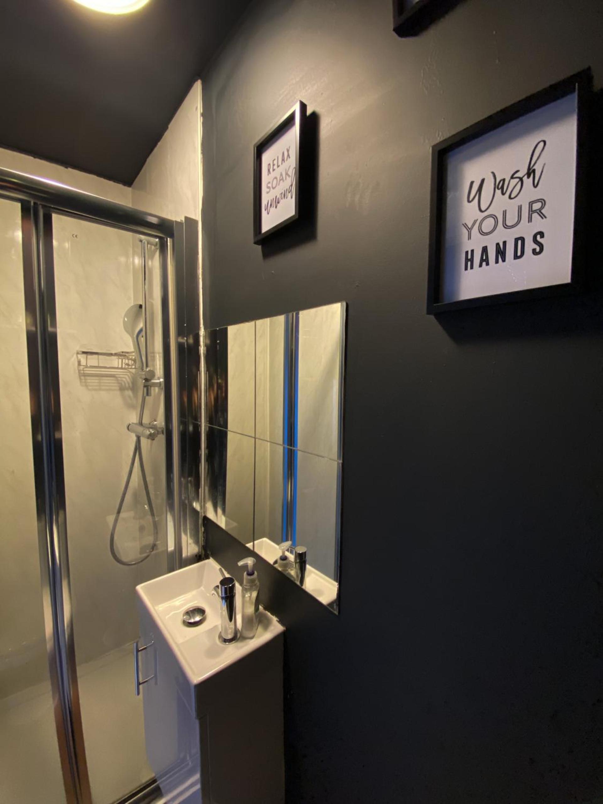 Double Room with Private Bathroom photo 3
