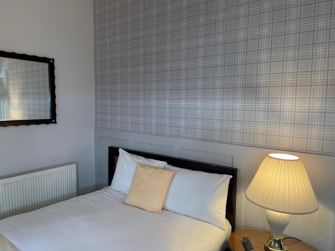 Standard Double Room No Window - Photo 1