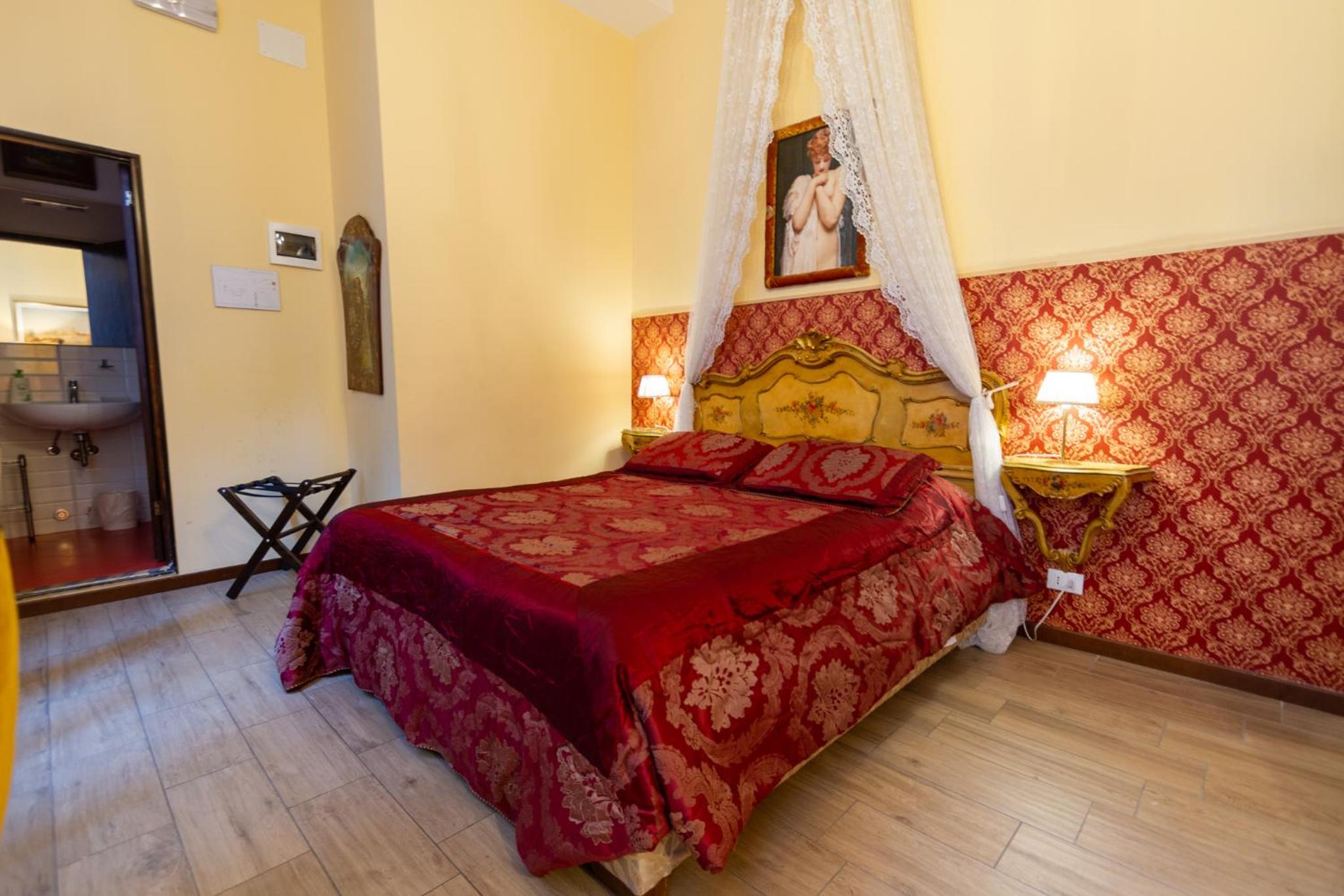 Double Room with Private Bathroom photo 2