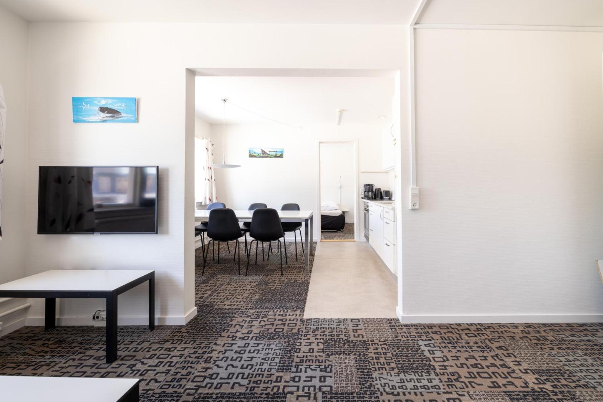 Apartment photo 2