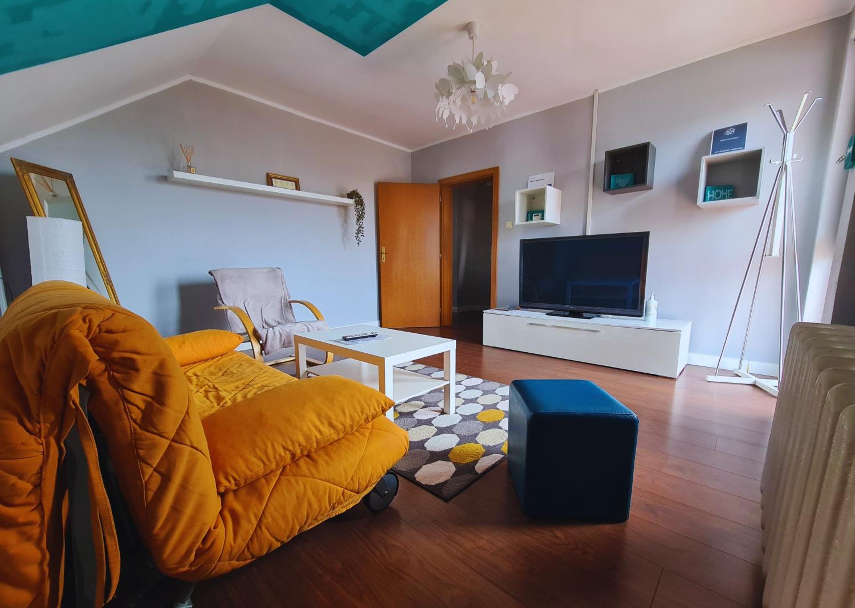 One-Bedroom Apartment photo 1