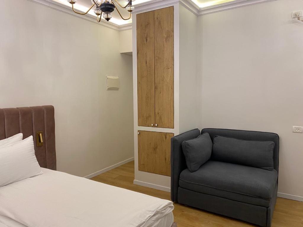 Studio Apartment photo 2