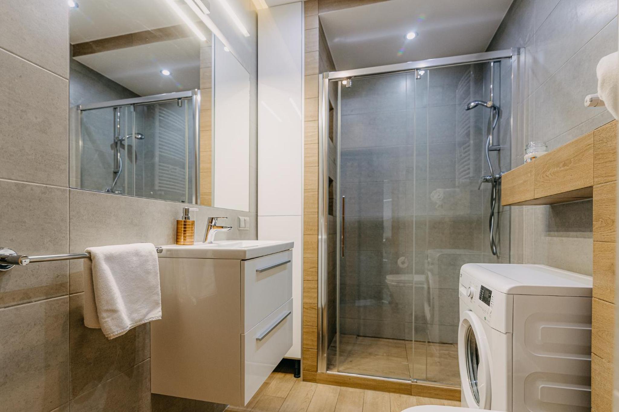 One-Bedroom Apartment - Photo 12