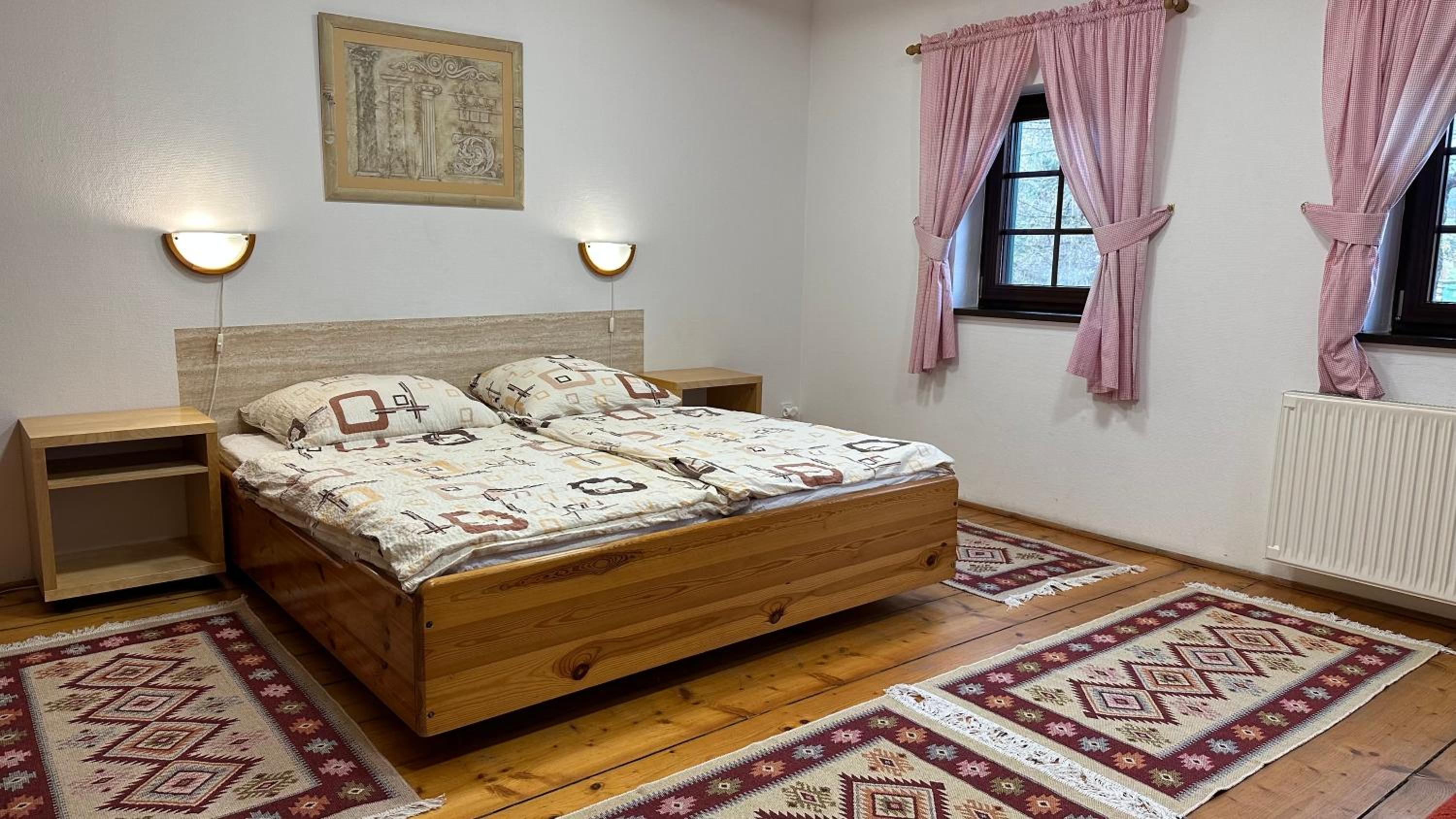 Deluxe Double Room (2 Adults + 1 Child) photo 2