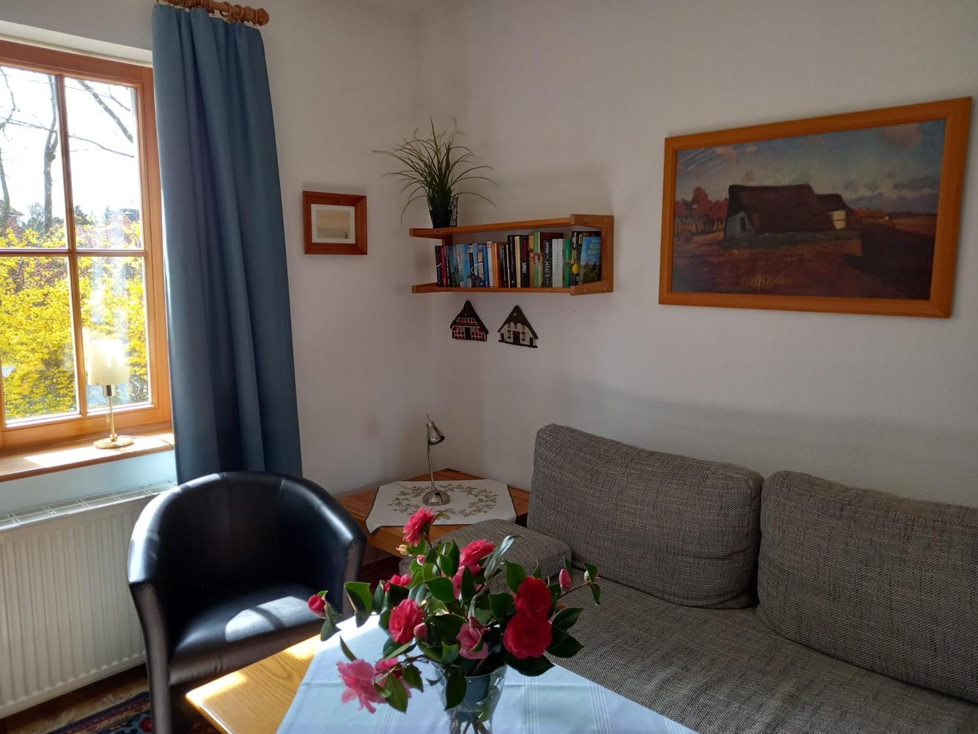 One-Bedroom Apartment photo 1