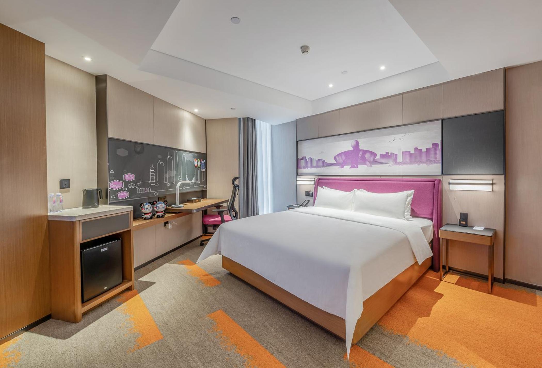 Standard Queen Room