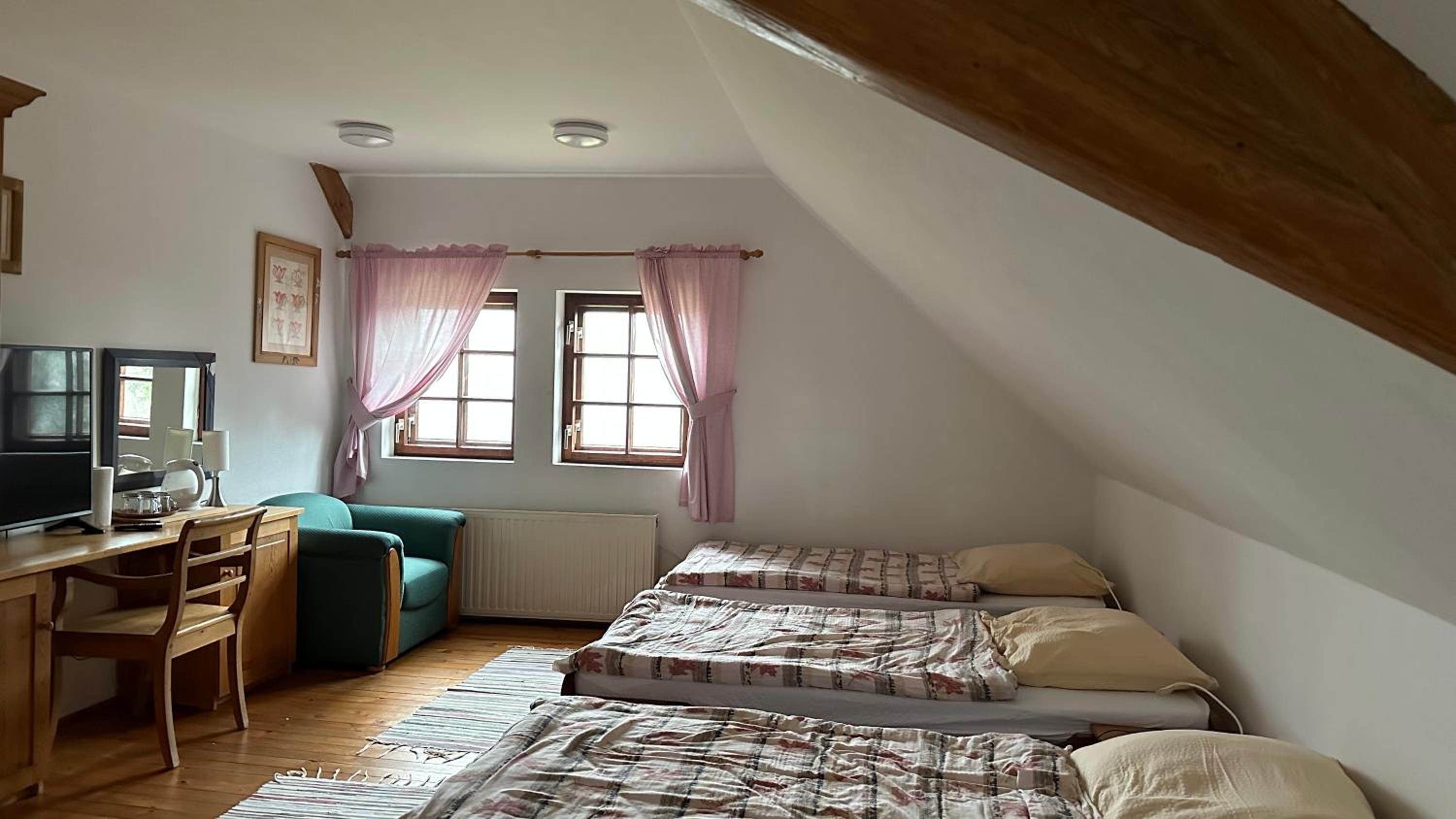 Deluxe Quadruple Room photo 2