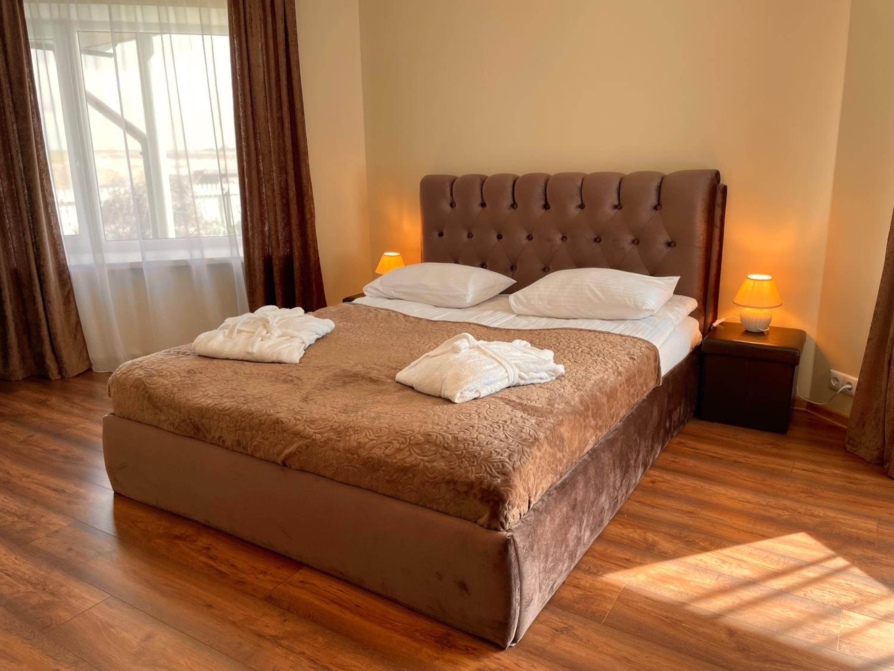 Double Room with Spa Package - Photo 8