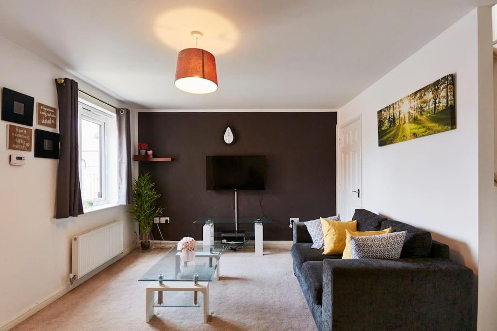 Three-Bedroom Apartment photo 1