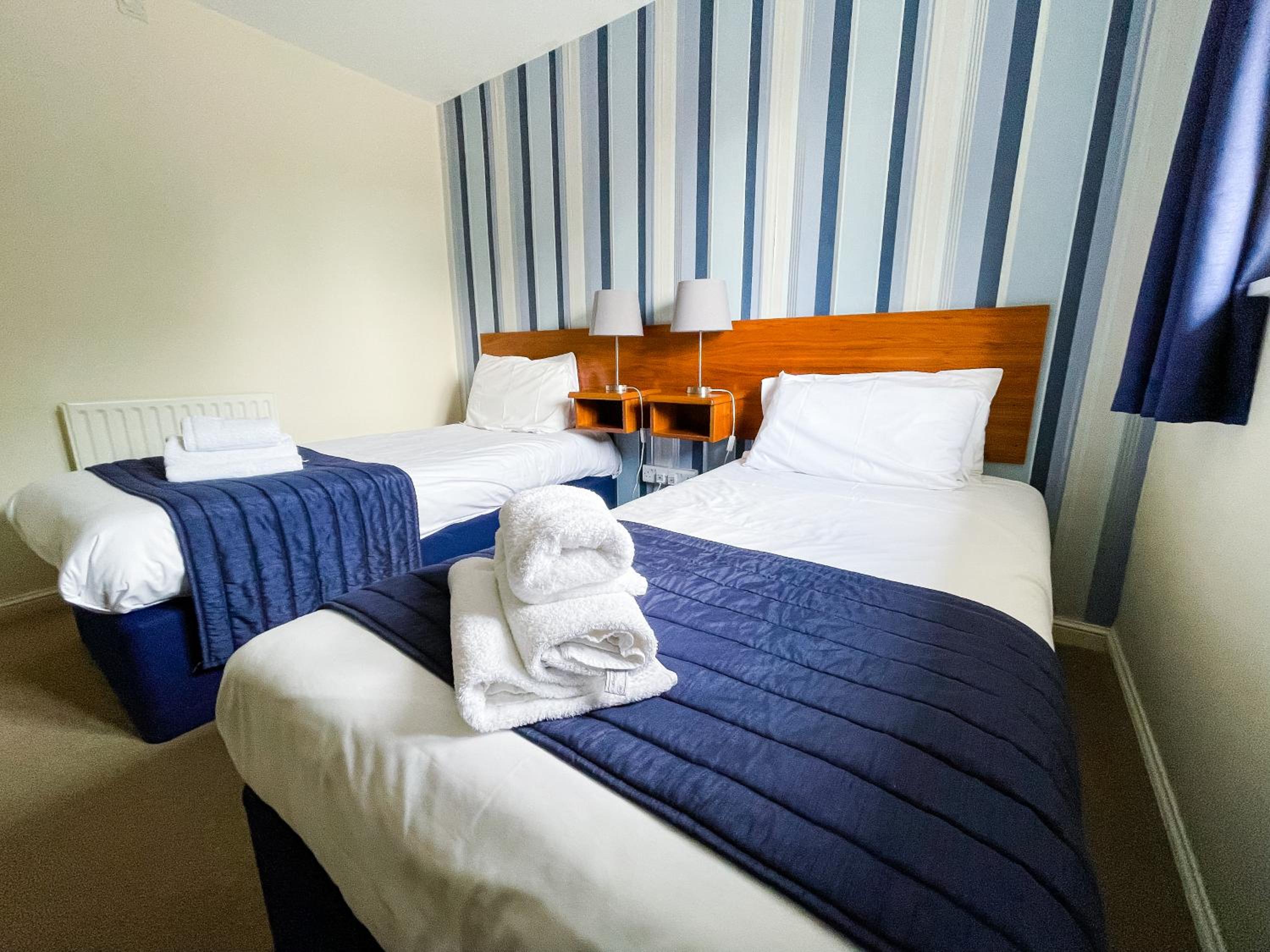 Twin Room - Photo 5