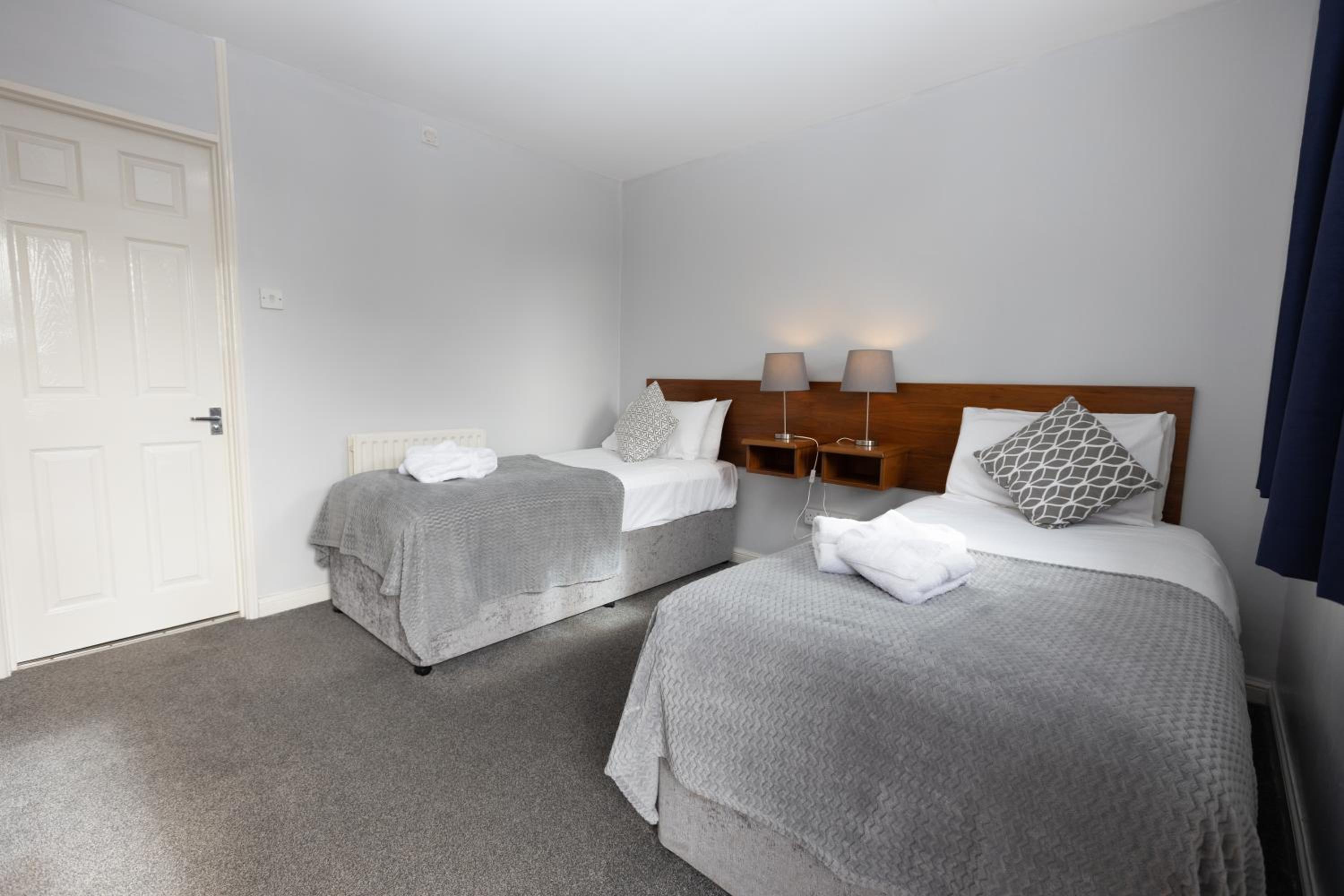 Twin Room - Photo 6