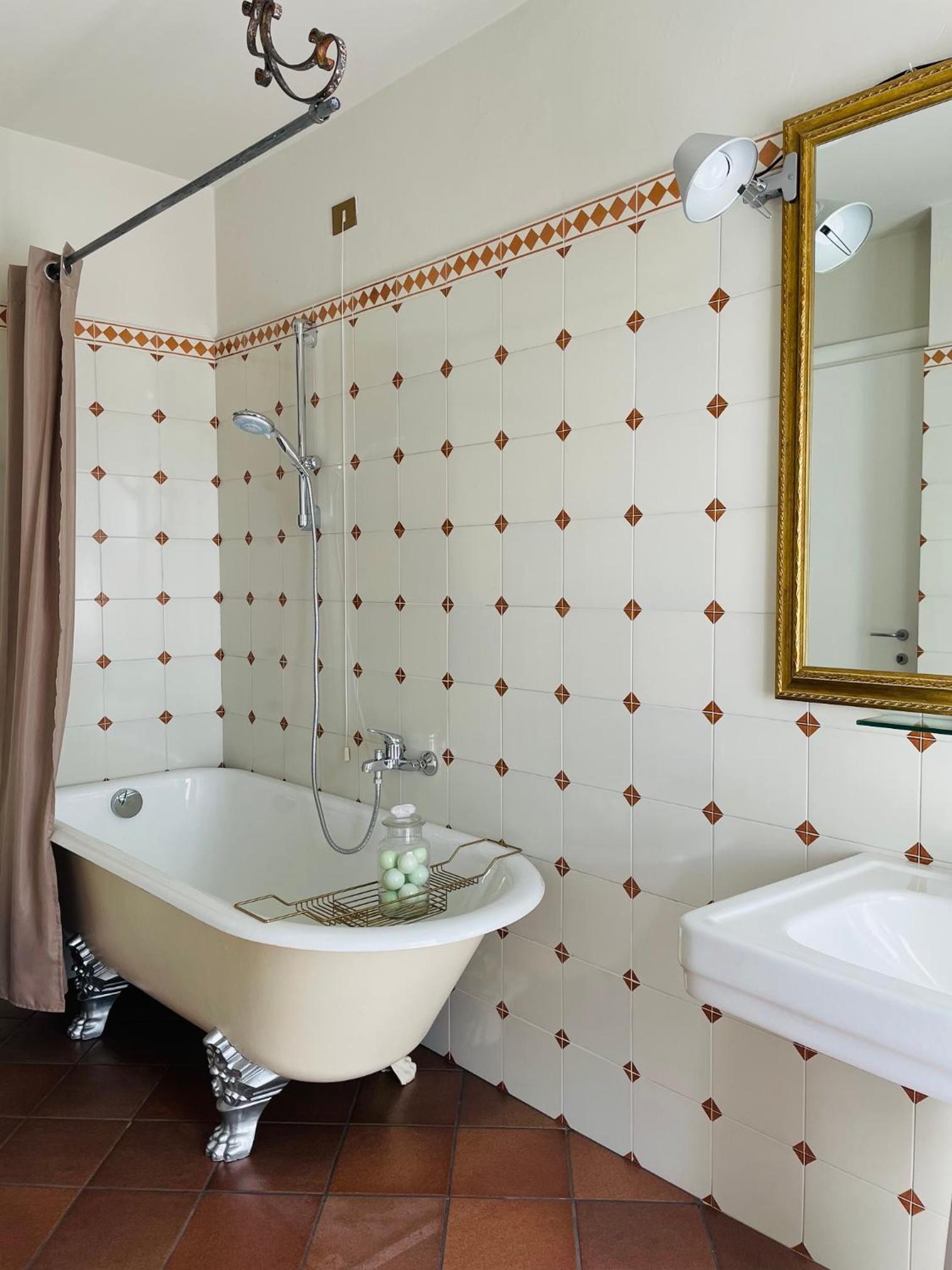 Double Room with Private Bathroom - Photo 5