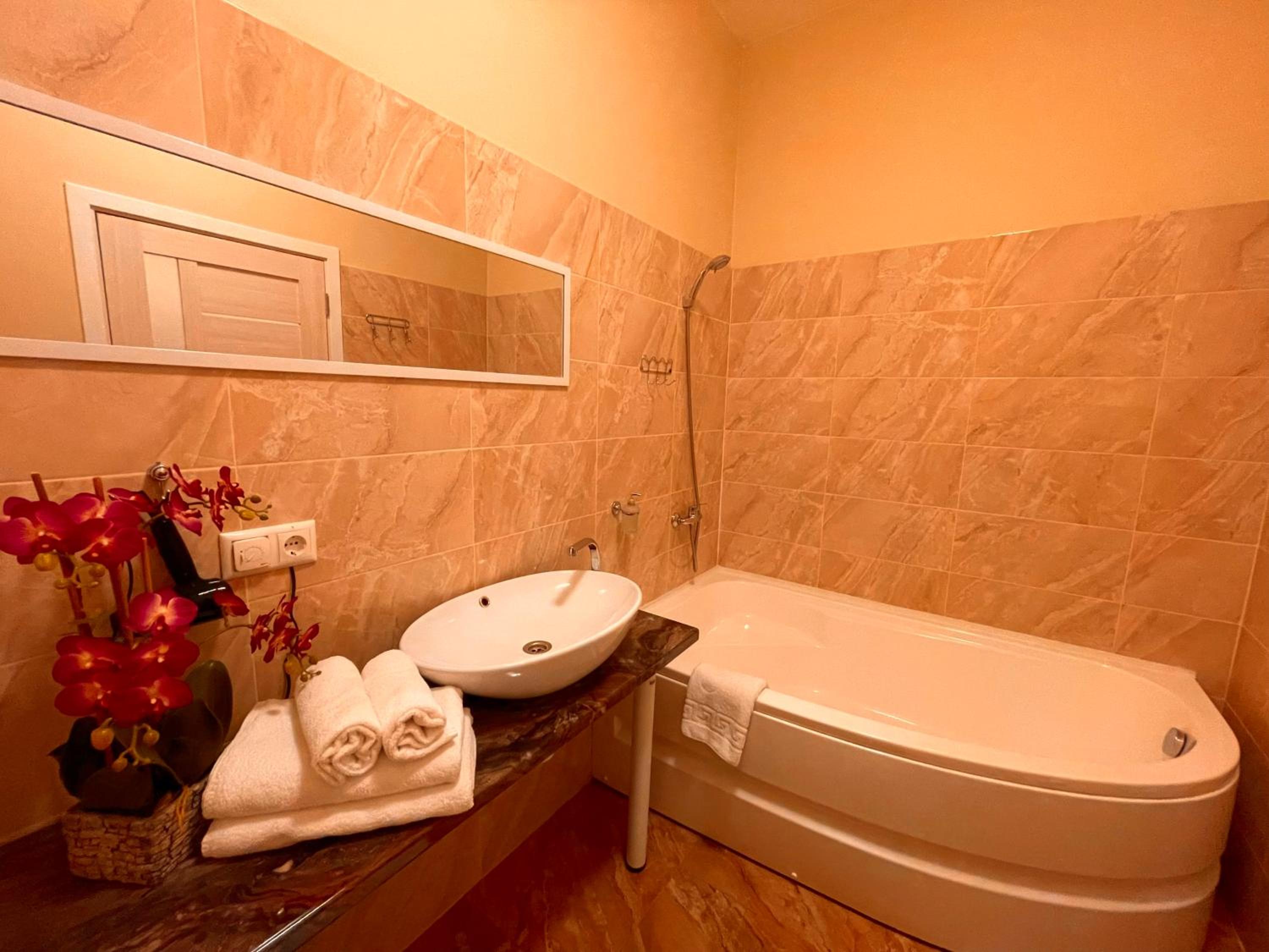 Superior Double Room with Spa Package  - Photo 4
