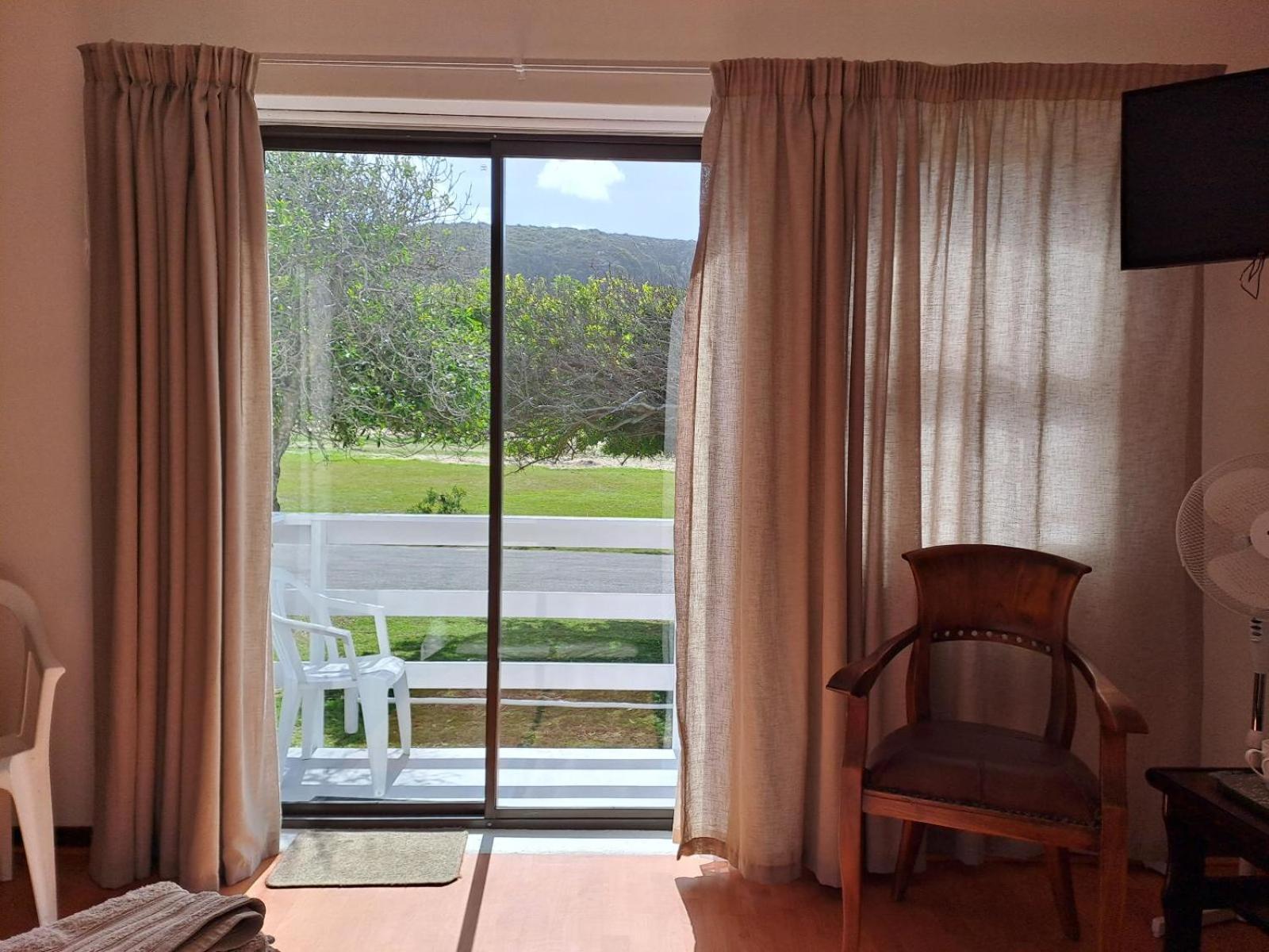 Standard Twin Room - Photo 4