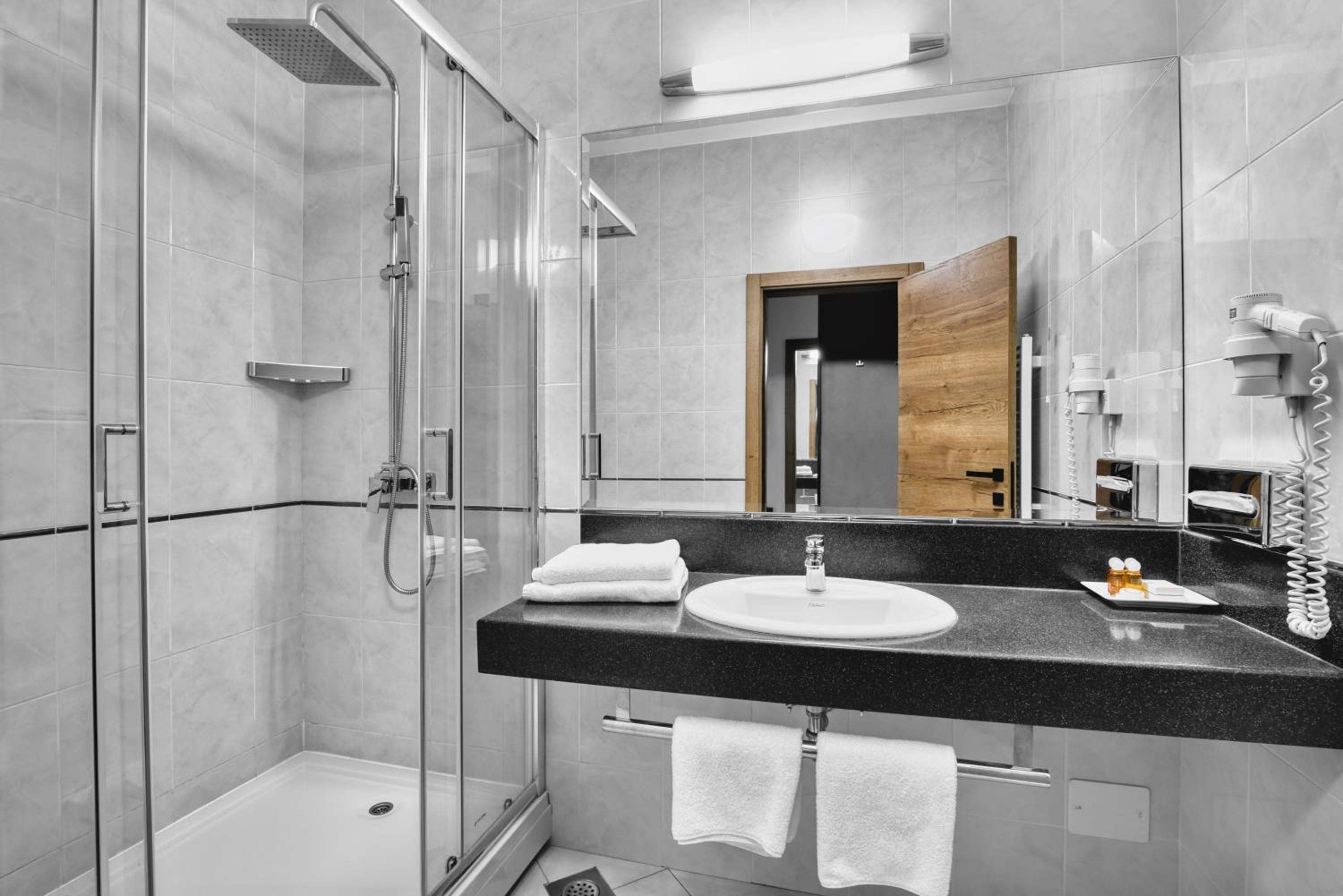 Standard Double Room - Photo 4