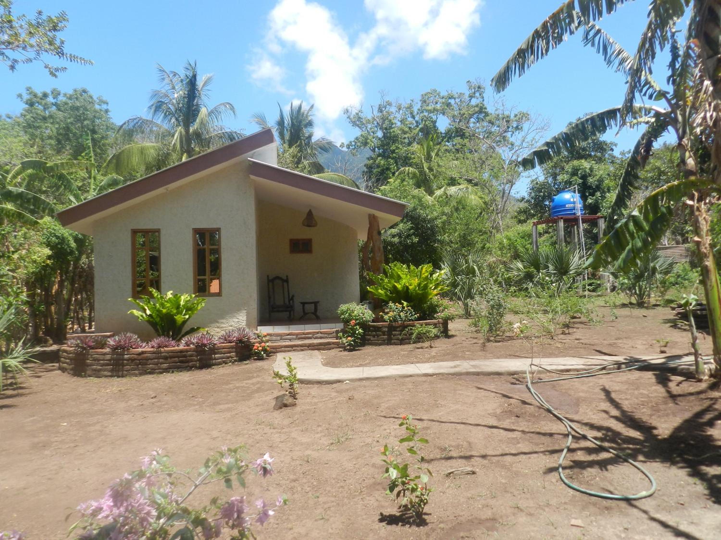 Deluxe Bungalow with Garden View photo 2