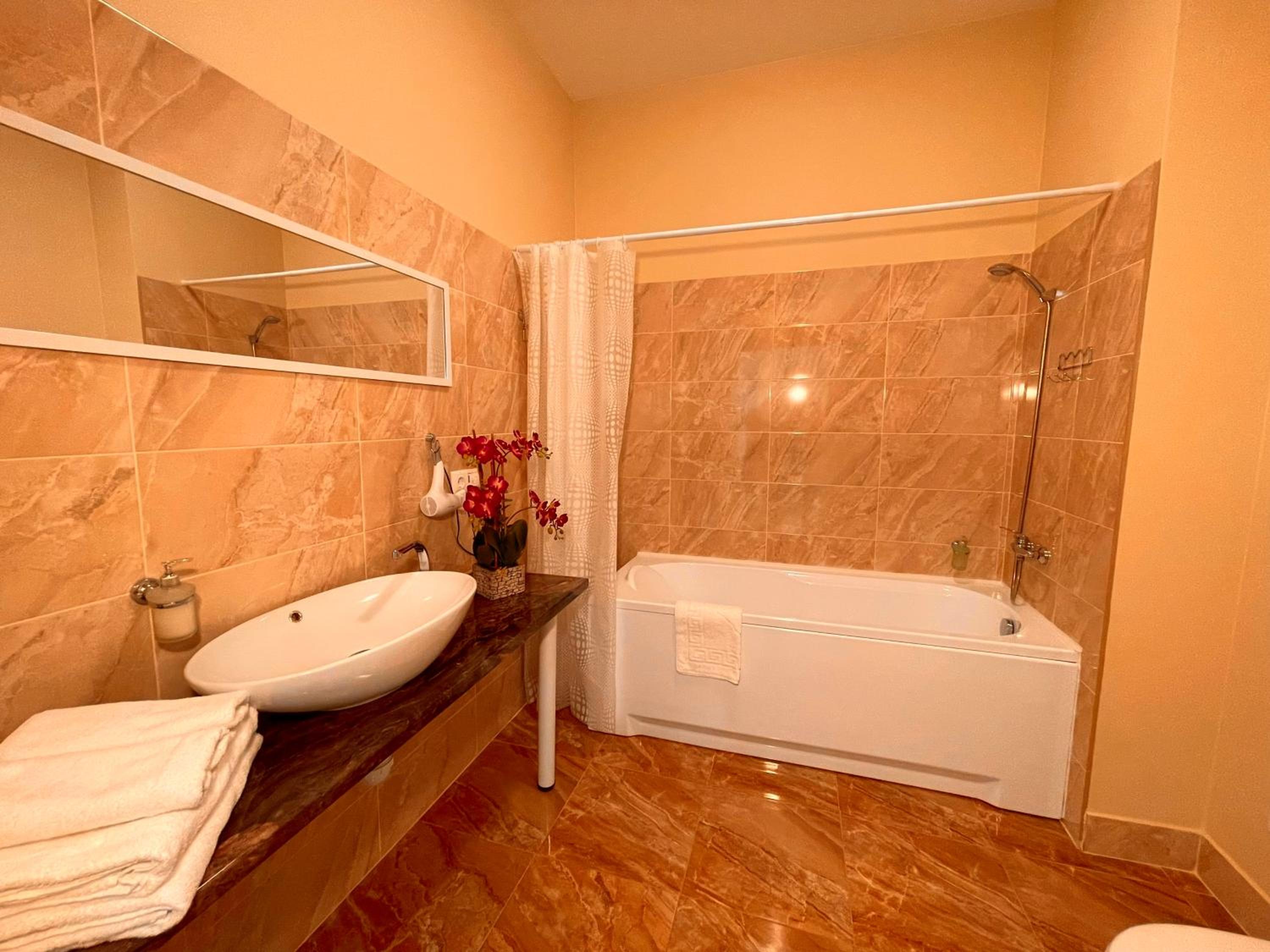 Triple Room - Photo 6