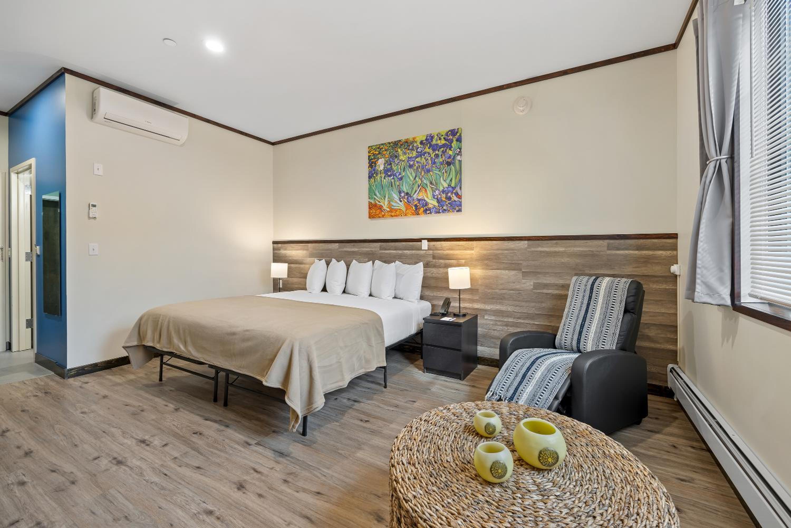 Superior King Room - Photo 3