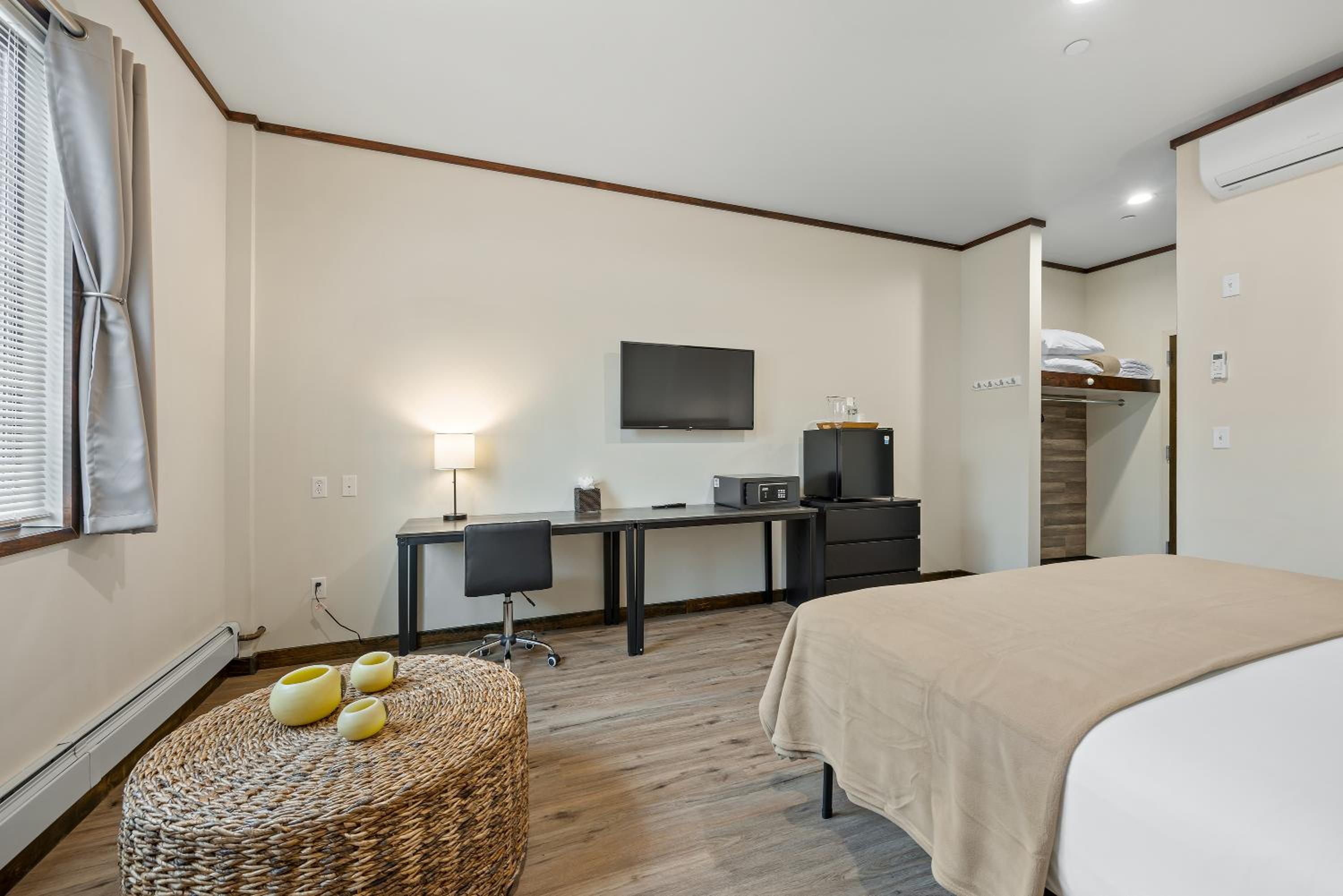 Superior King Room - Photo 5