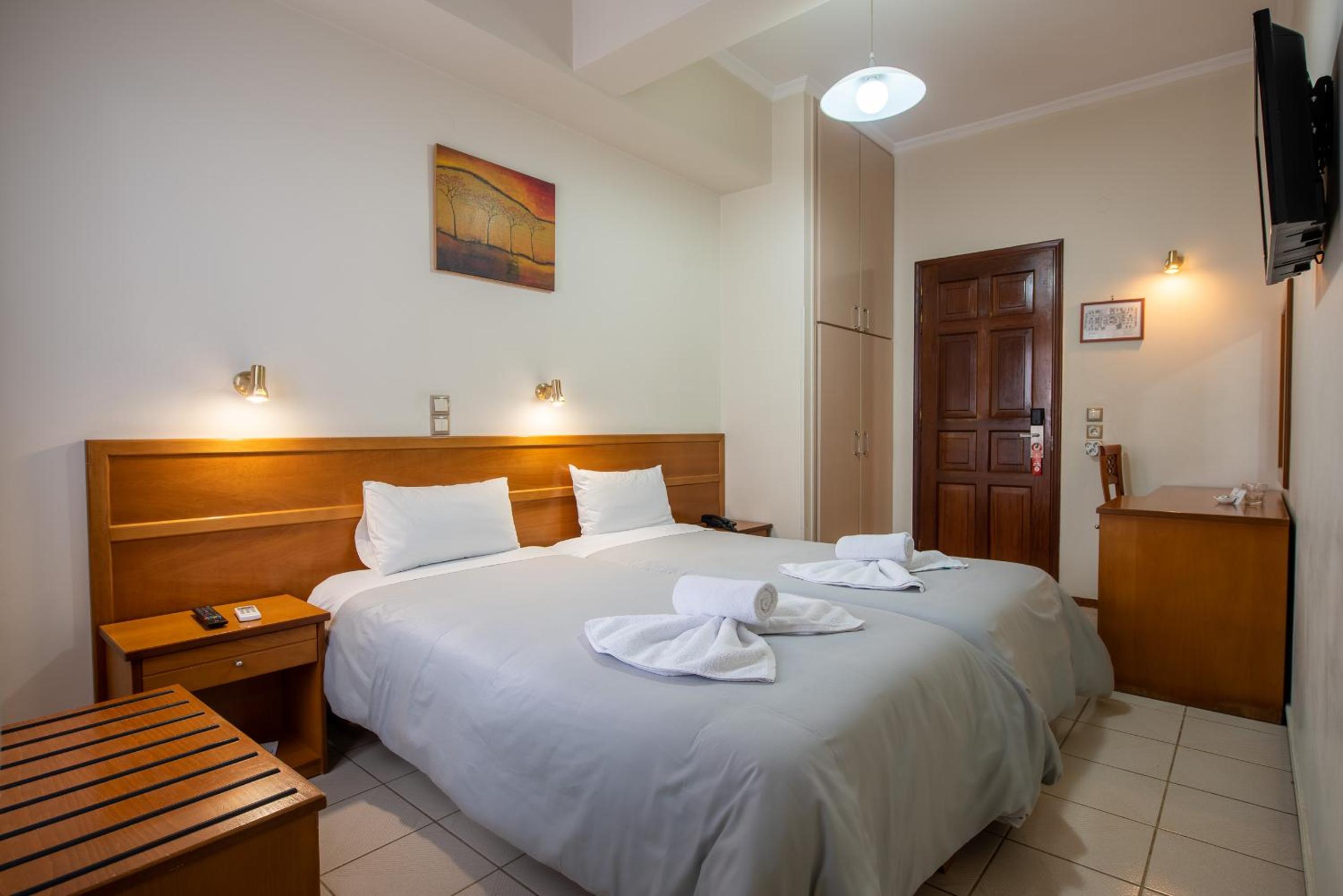 Standard Double or Twin Room photo 3