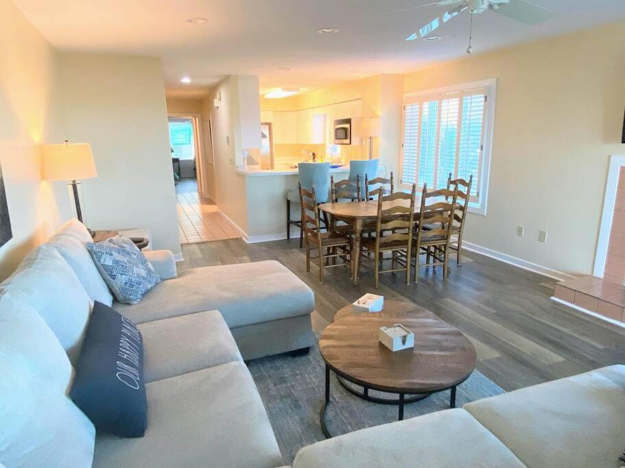 Three-Bedroom Apartment photo 1