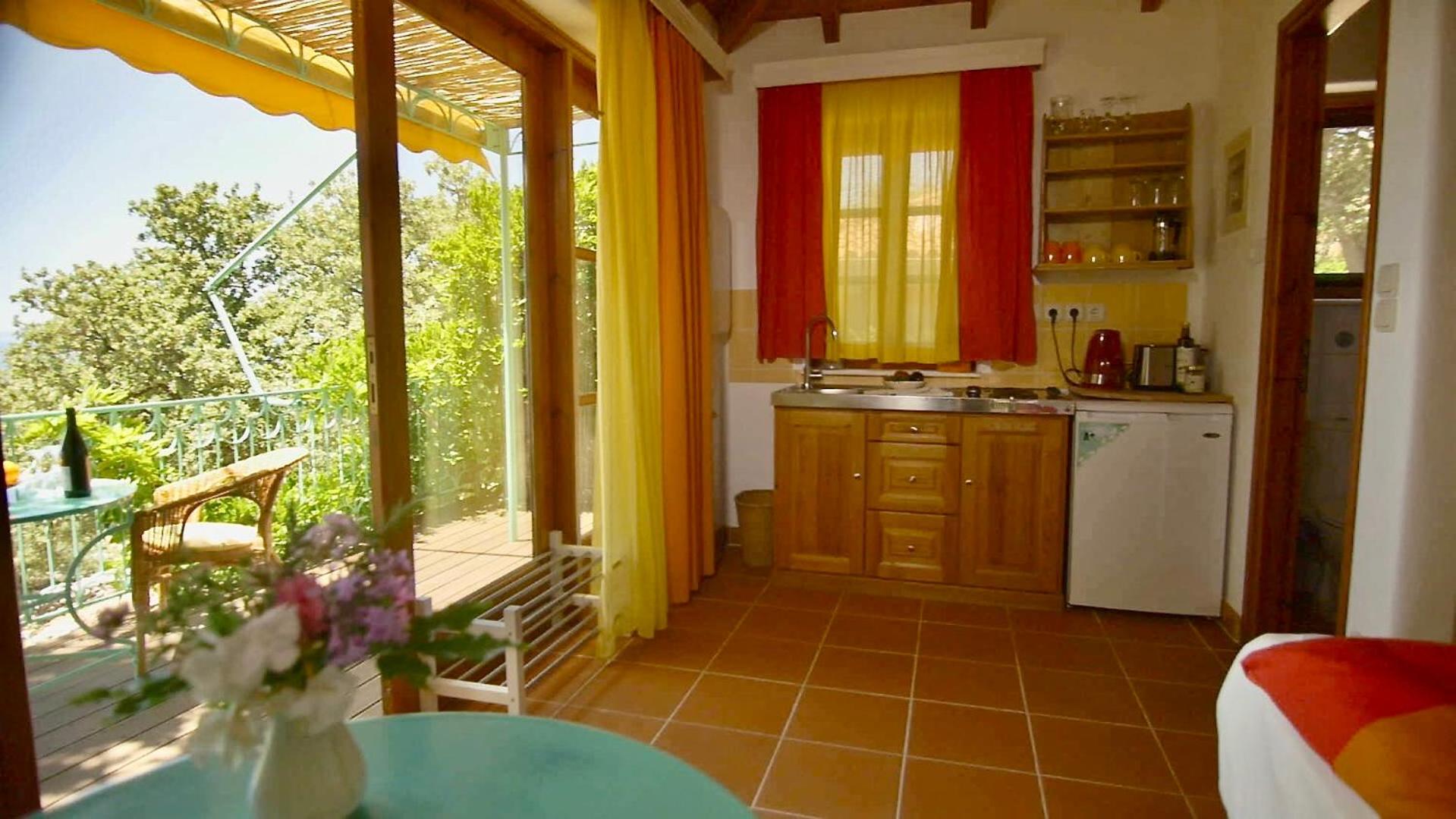 Double Room with Balcony and Sea View photo 3