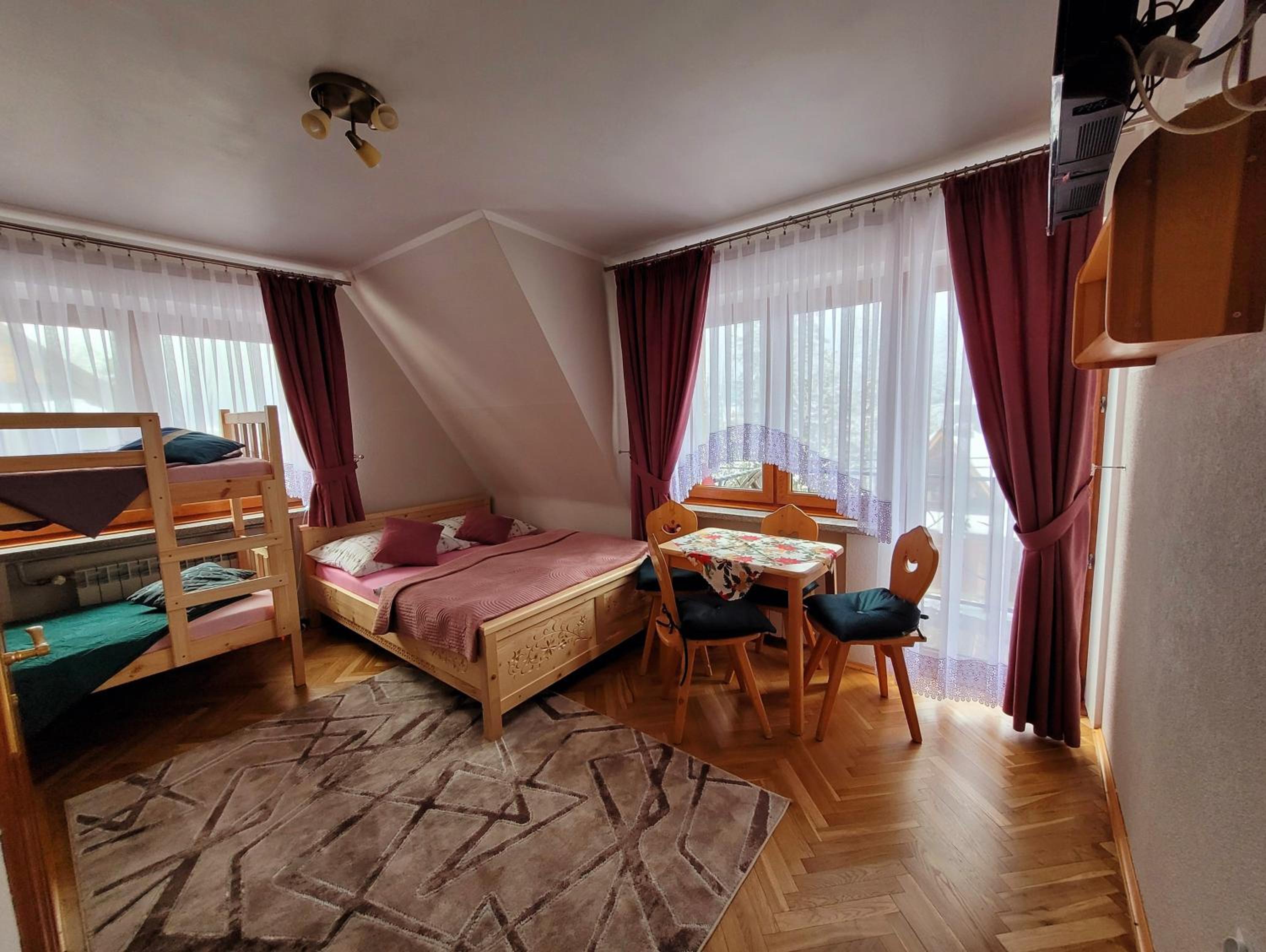 Quadruple Room with Mountain View