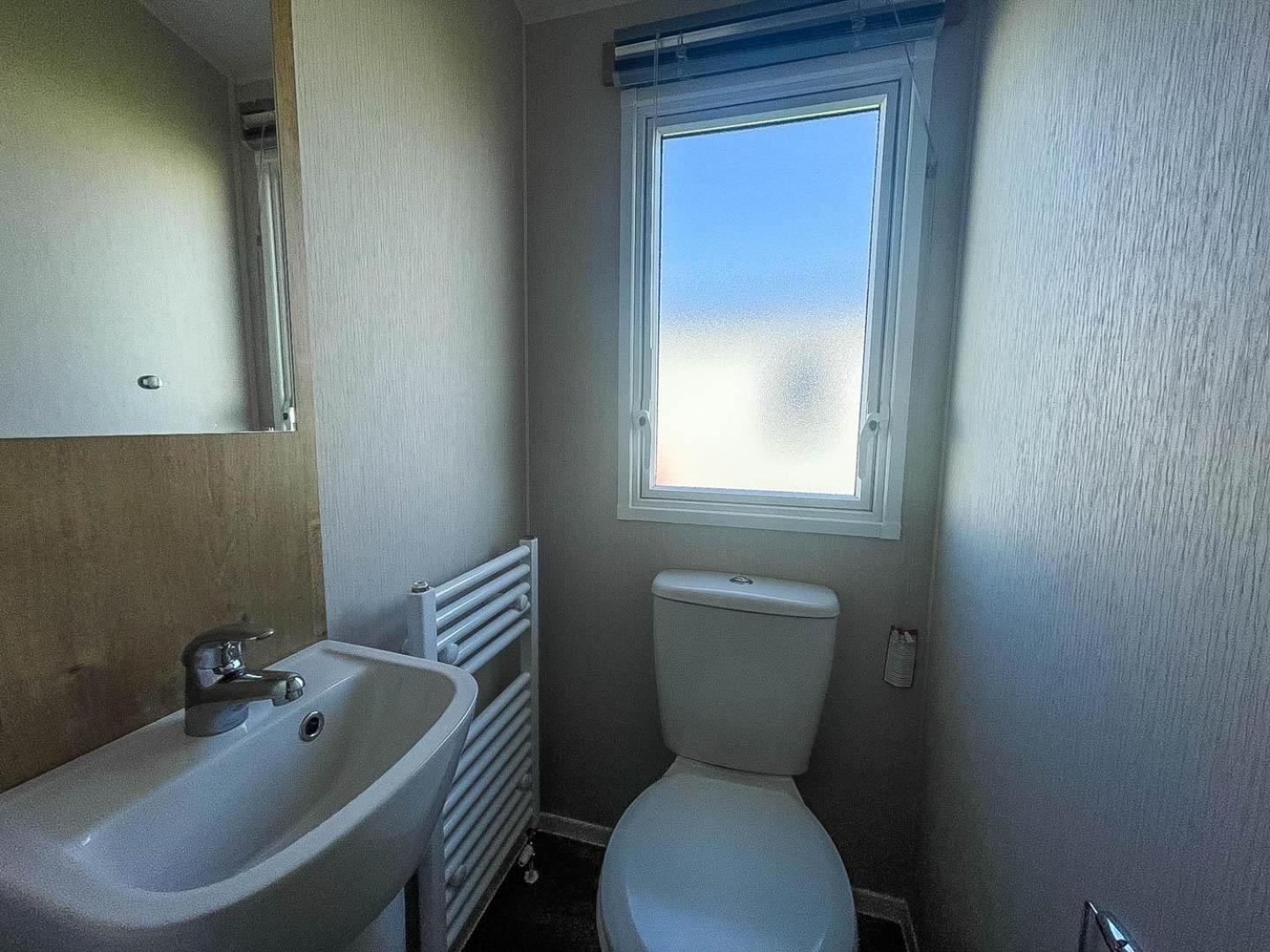 Mobile Home photo 2