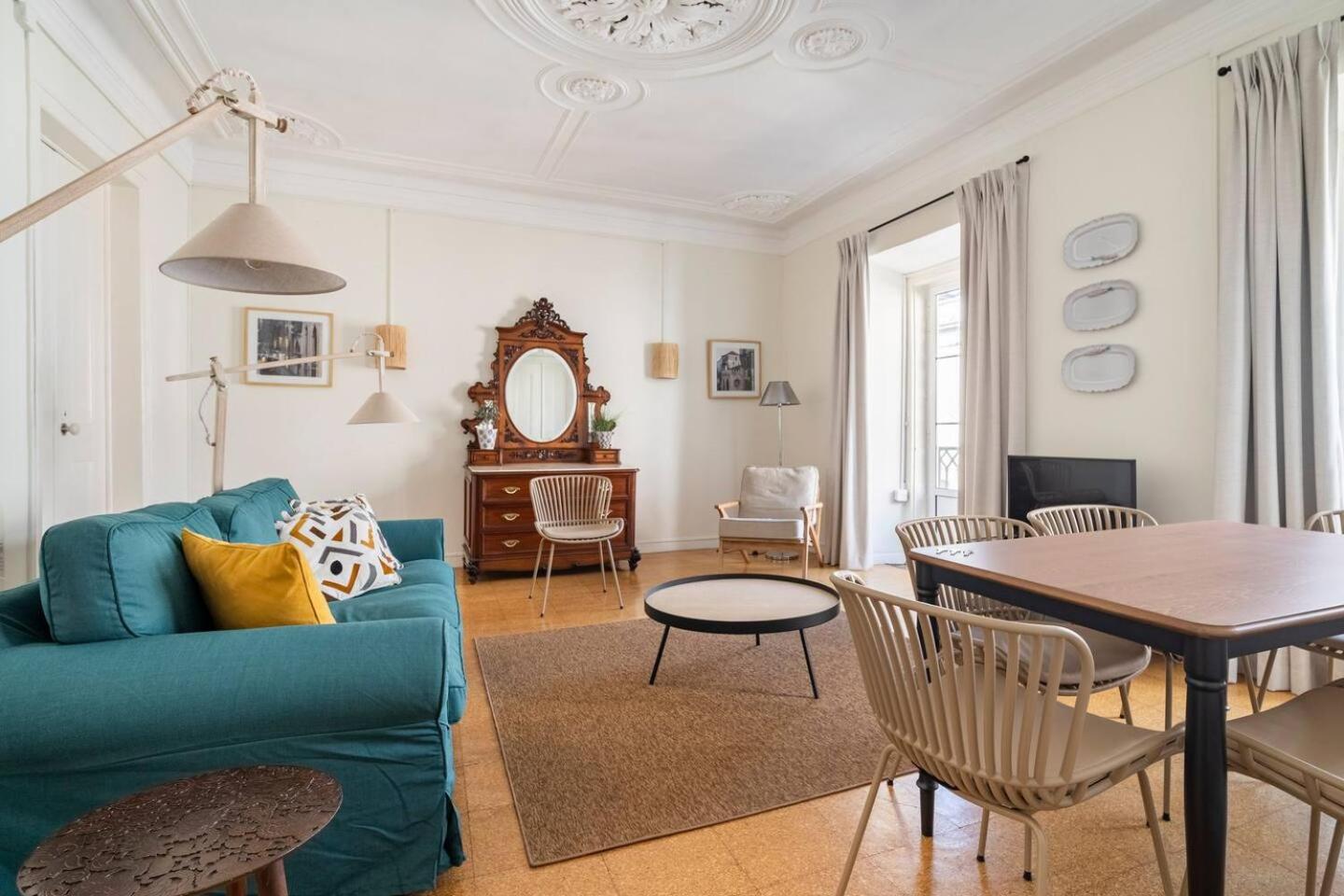 Apartment with Terrace - Photo 24