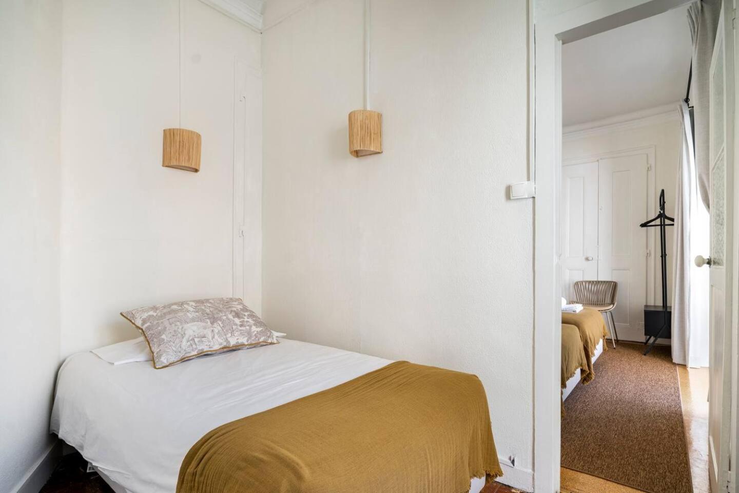 Apartment with Terrace - Photo 6