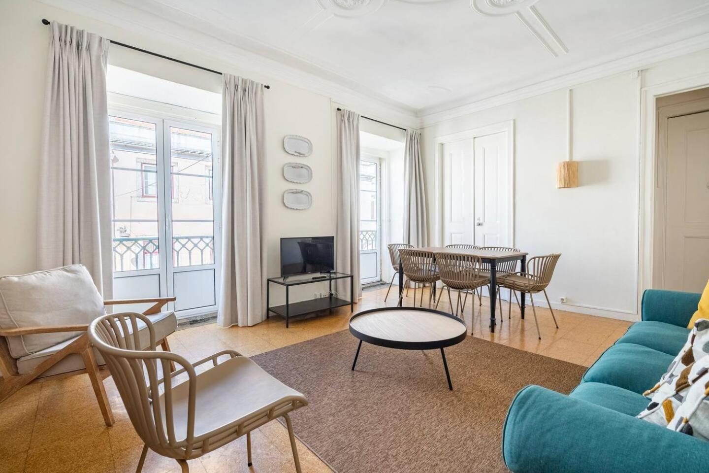 Apartment with Terrace - Photo 1