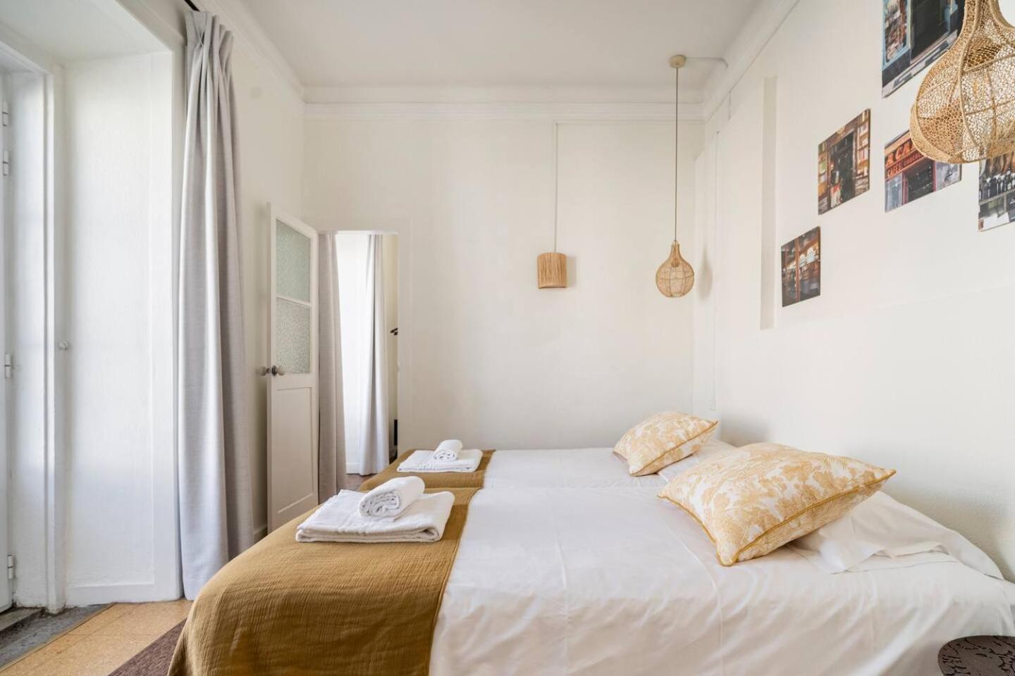 Apartment with Terrace - Photo 5
