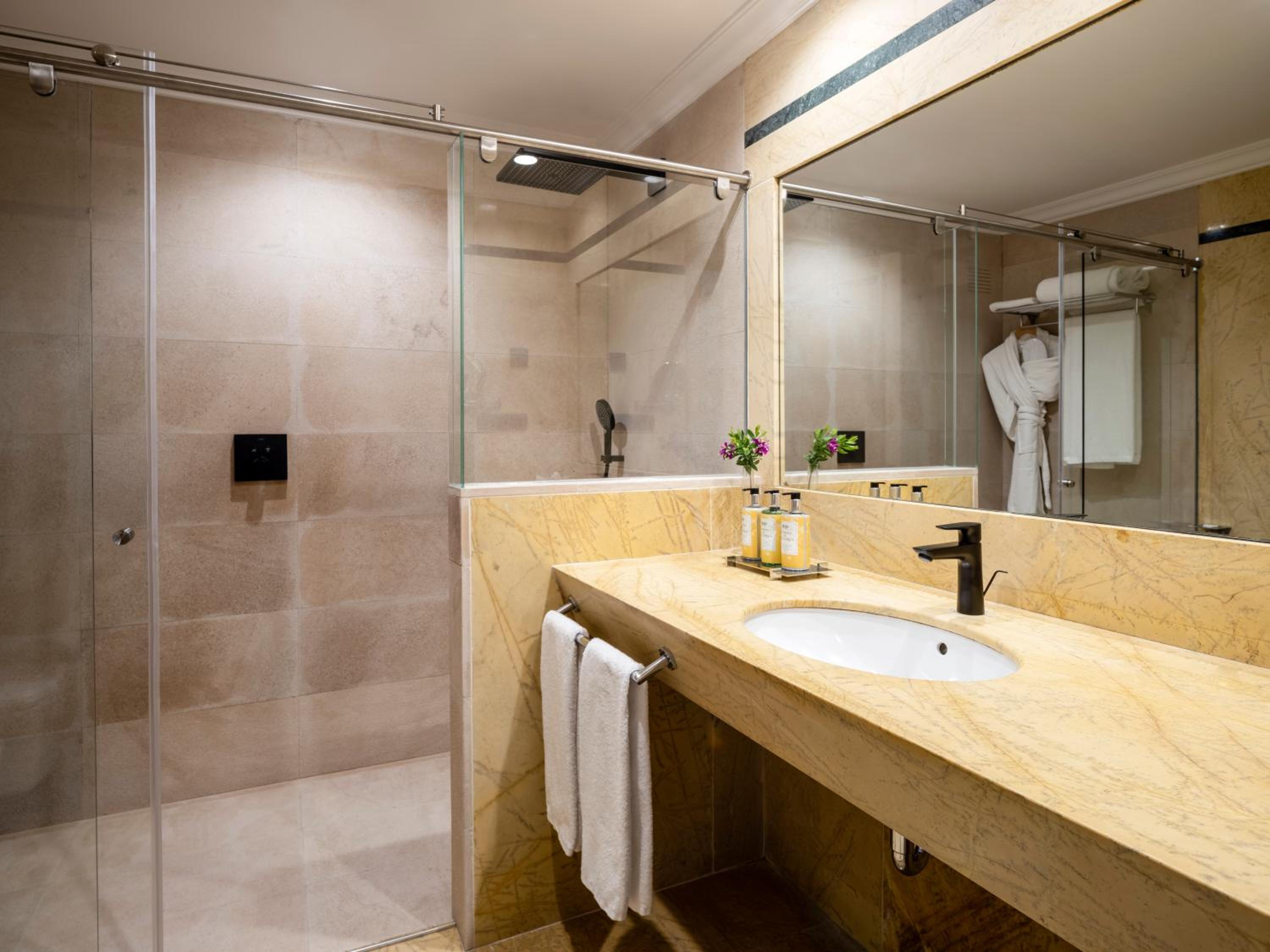 Superior Double Room - Photo 4