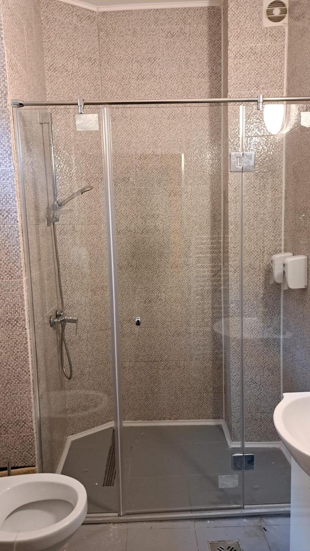 Standard King Room - Photo 13