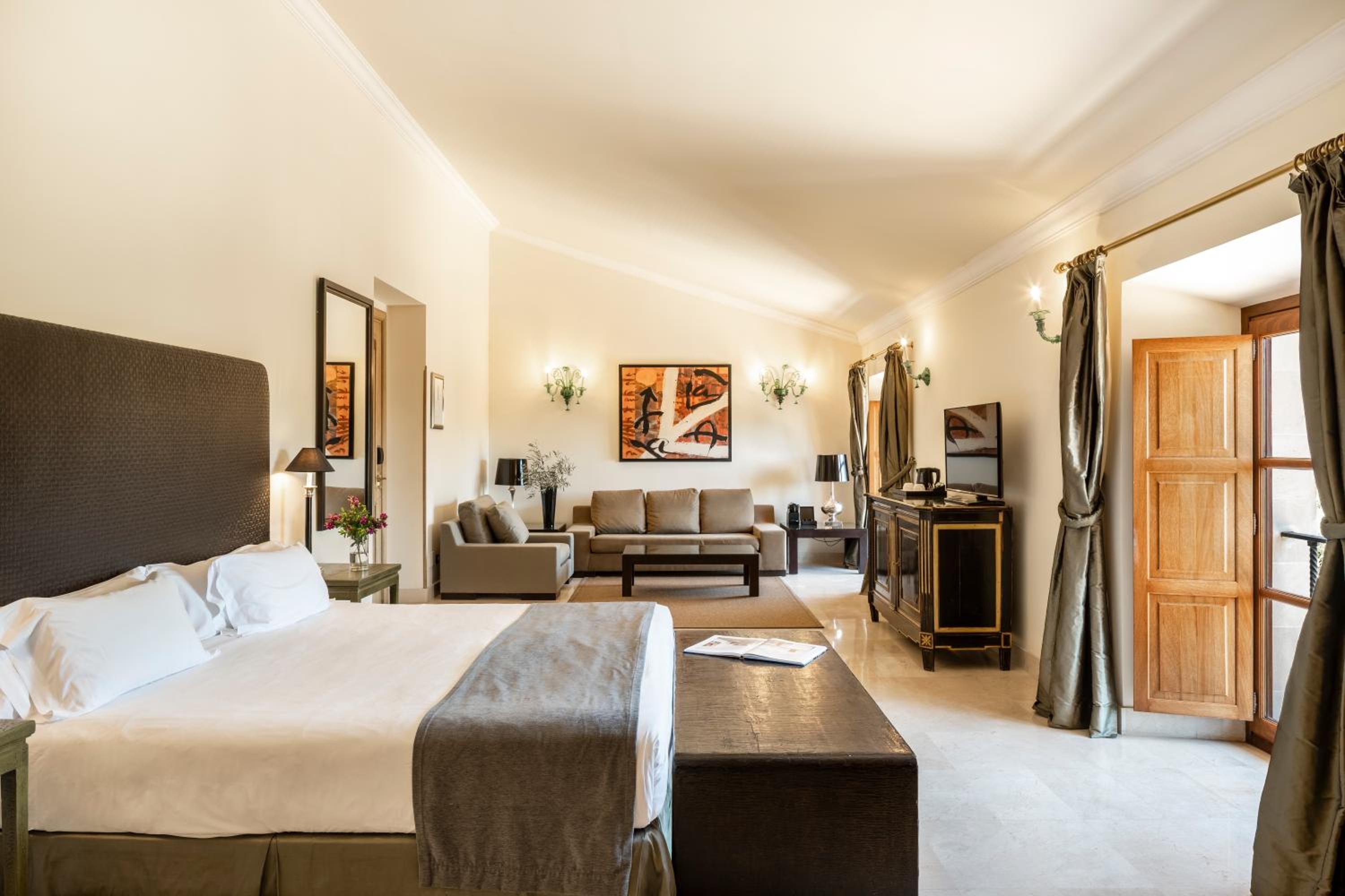 Junior Suite - Photo 1