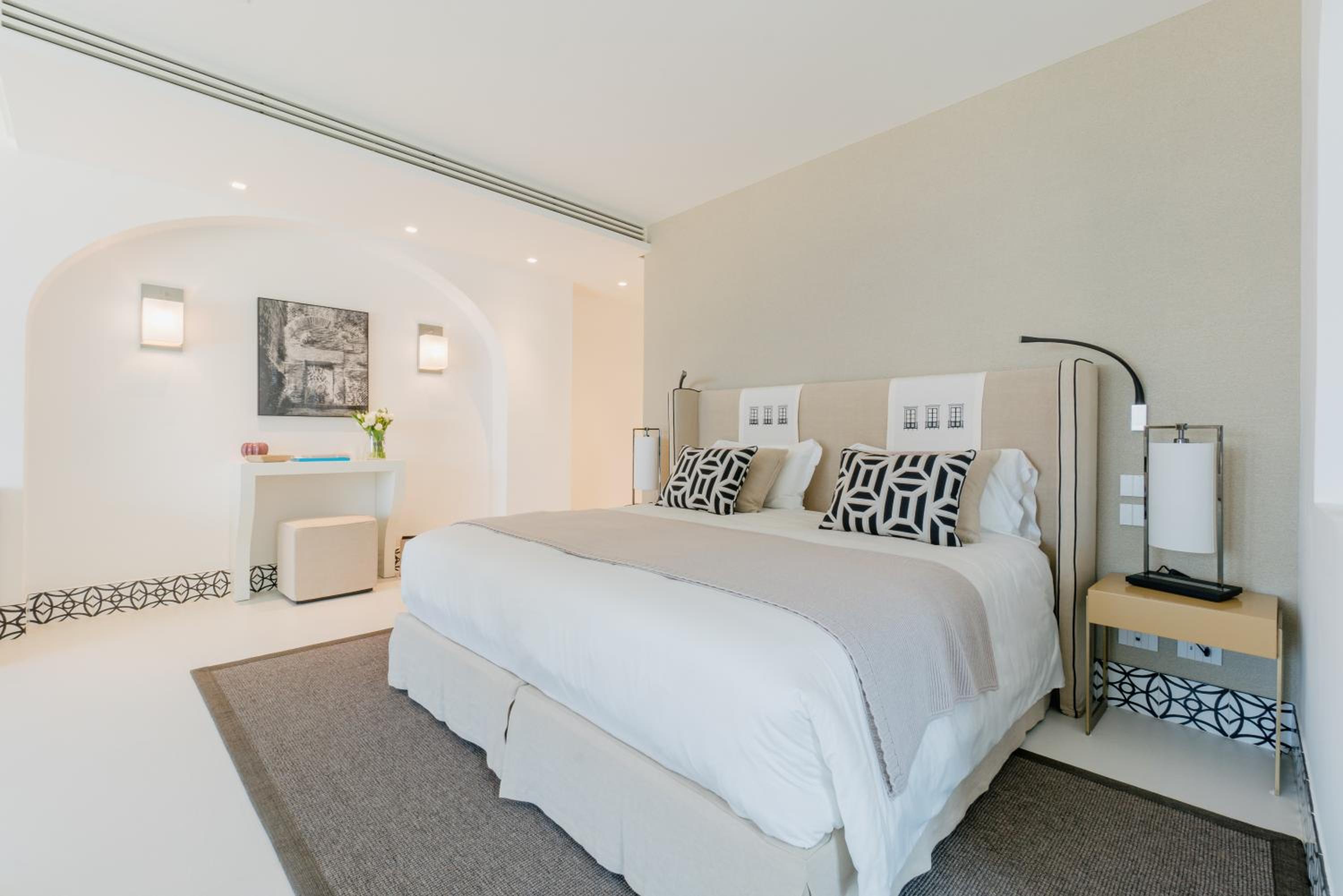 Suite with Spa Bath - Photo 4