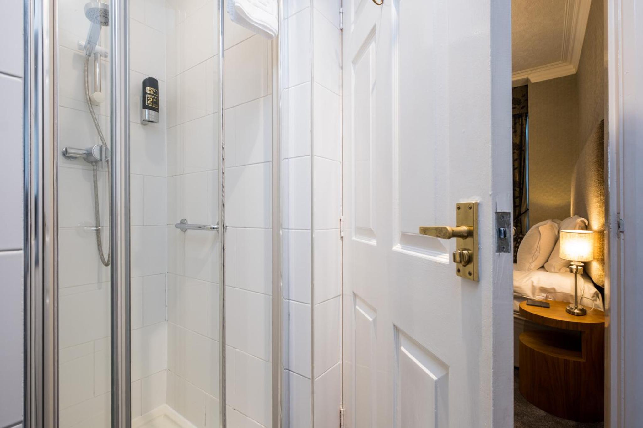 Superior Double/Twin En Suite - Photo 14
