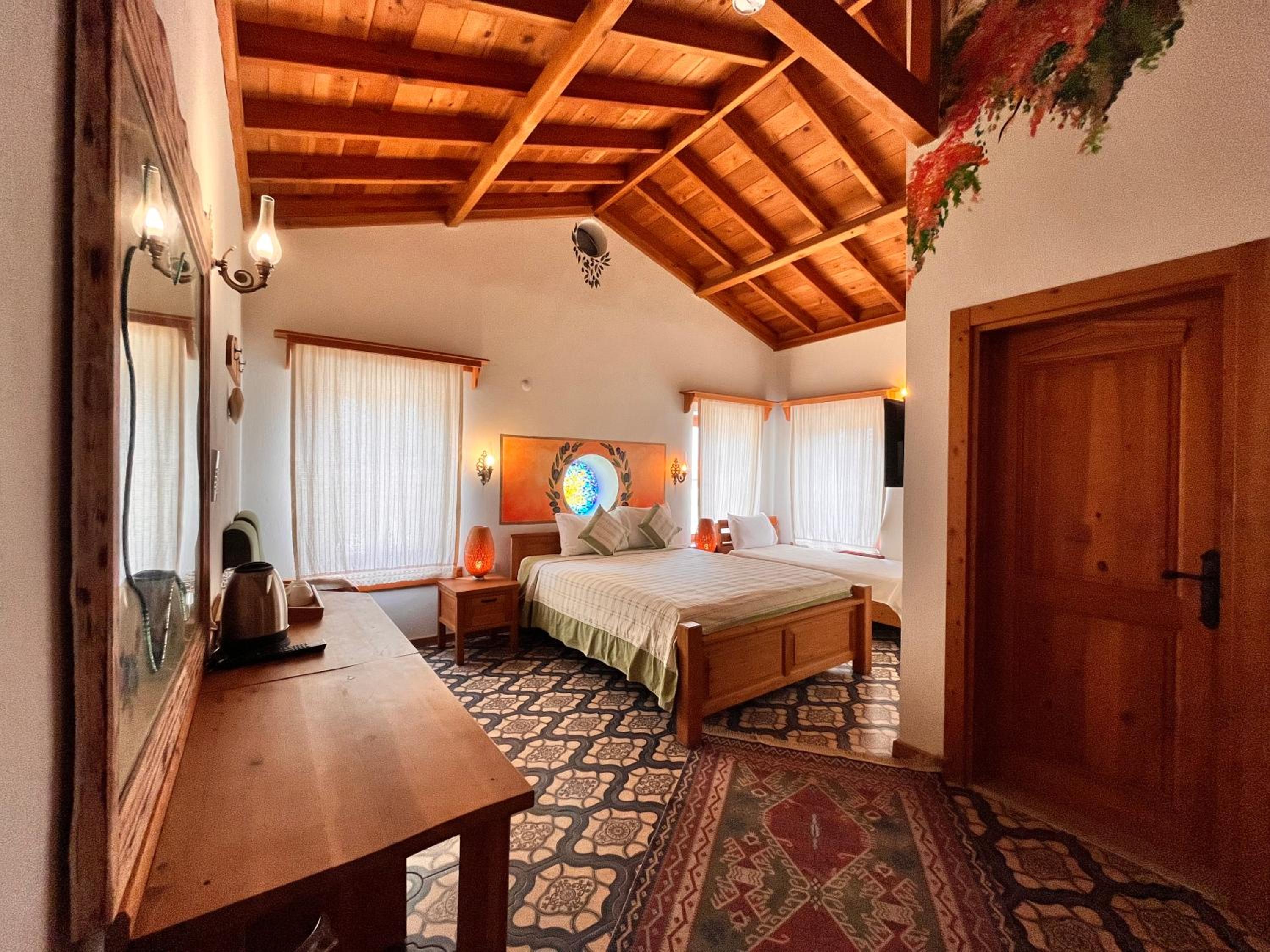 Standard Triple Room - Photo 3